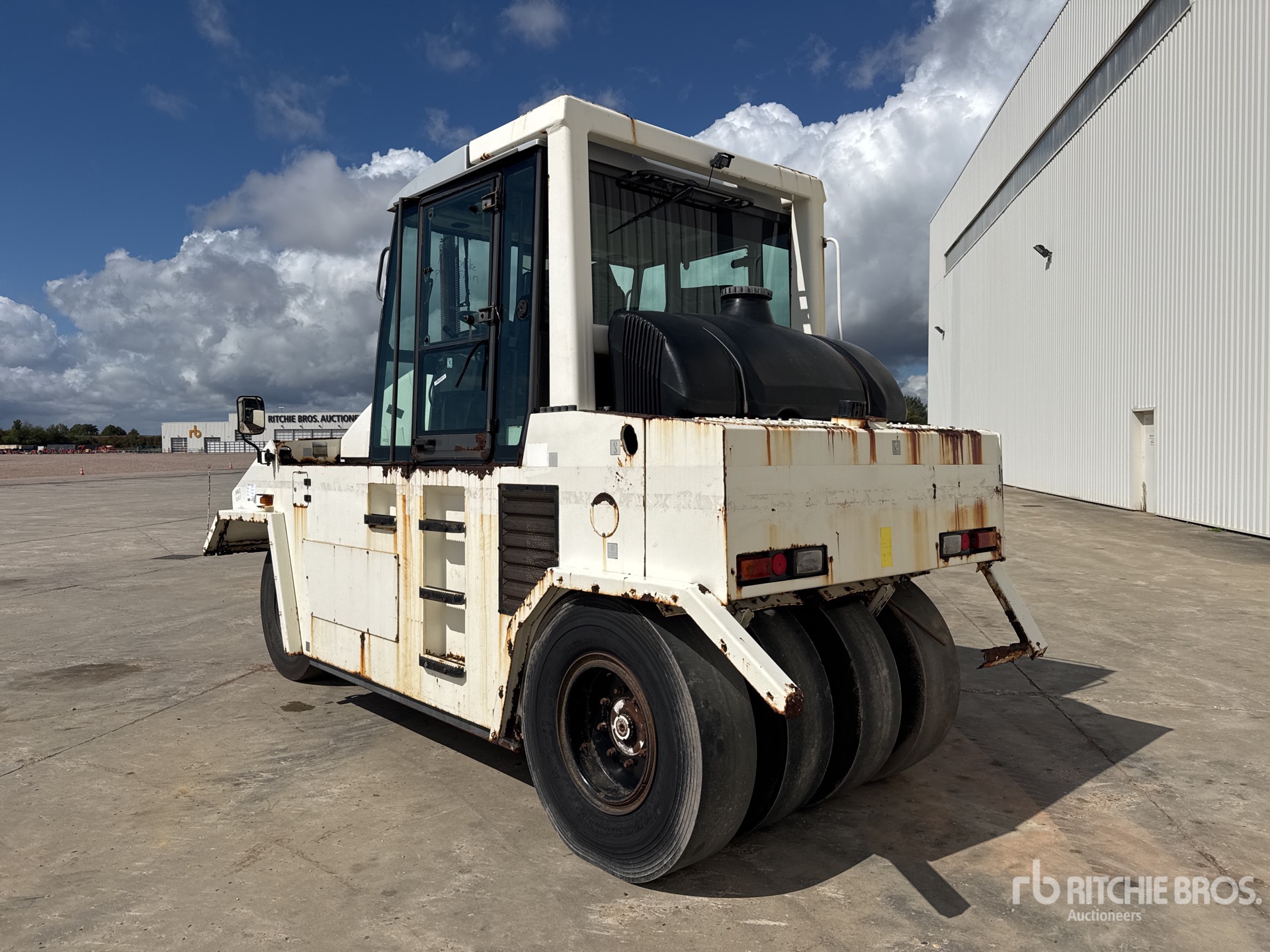2011 Ammann AP240