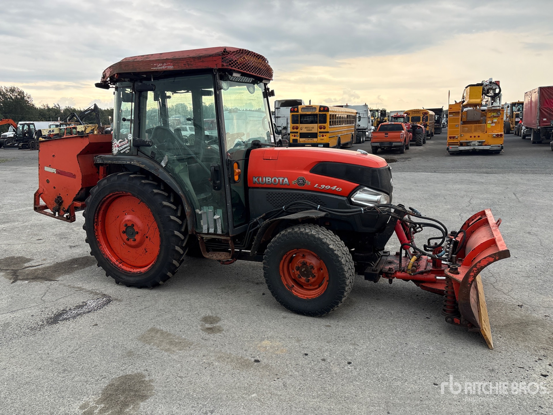 2009 Kubota L3940