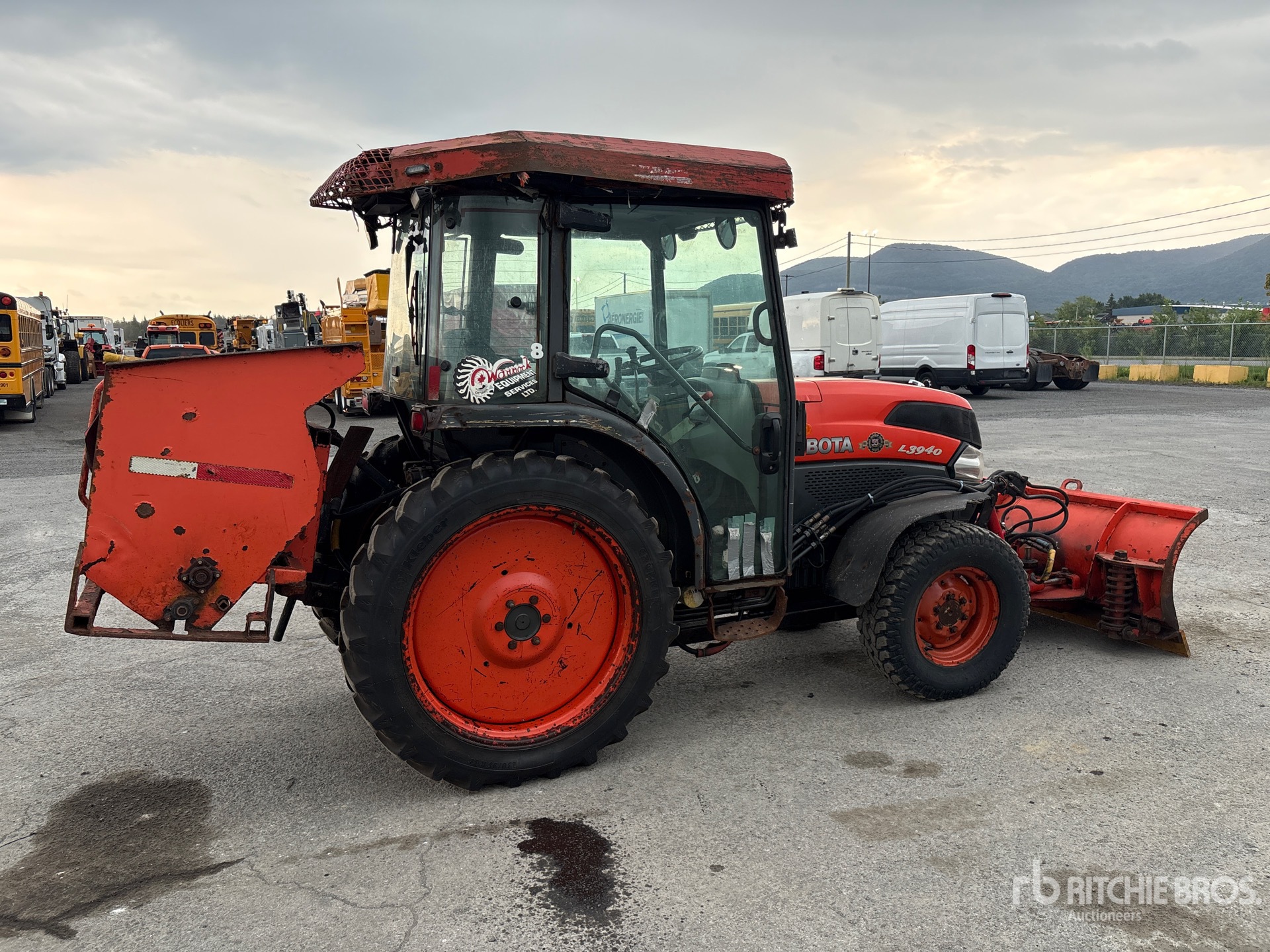2009 Kubota L3940