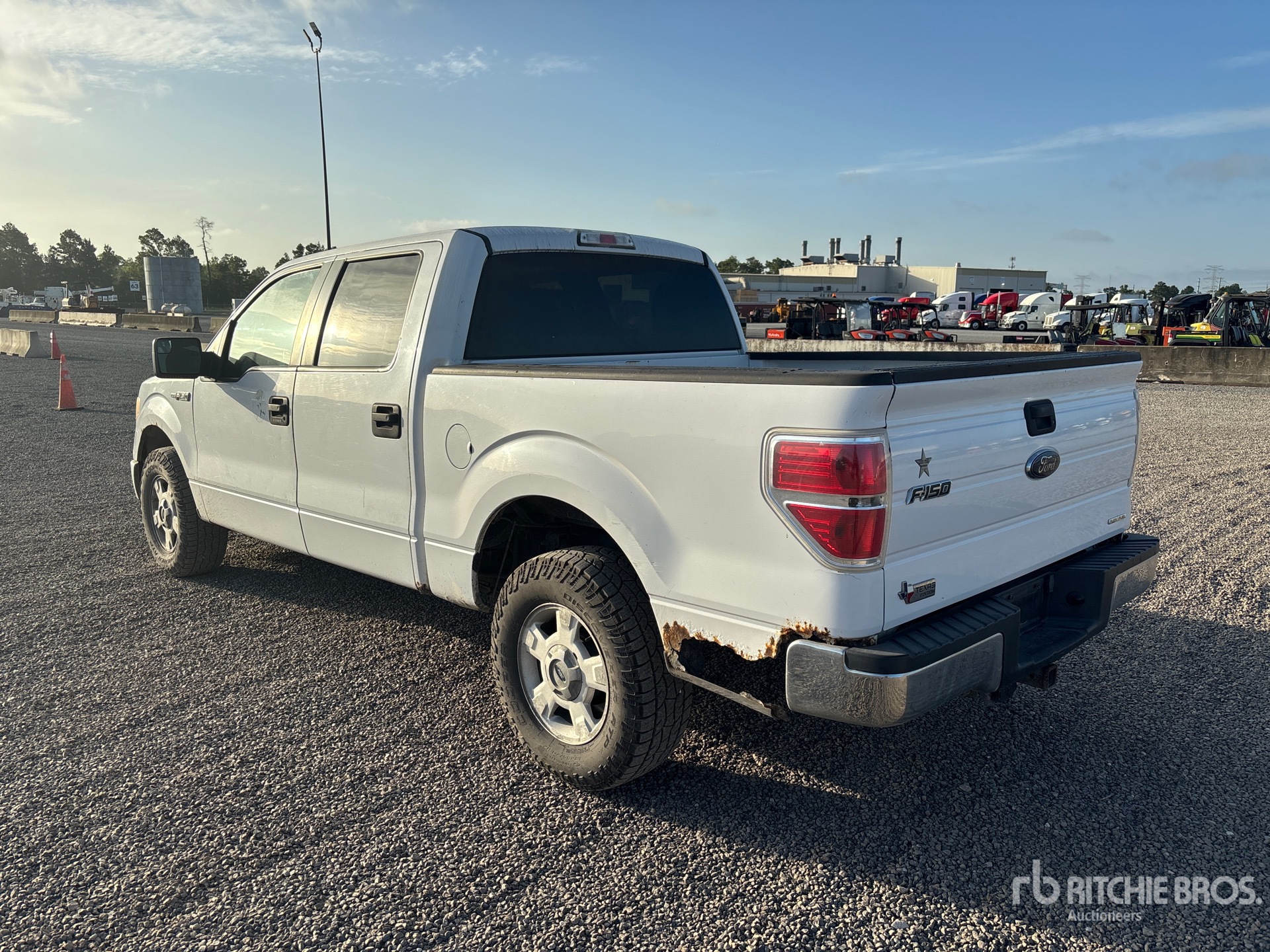 General Appearance with Picture, Left Rear Corner