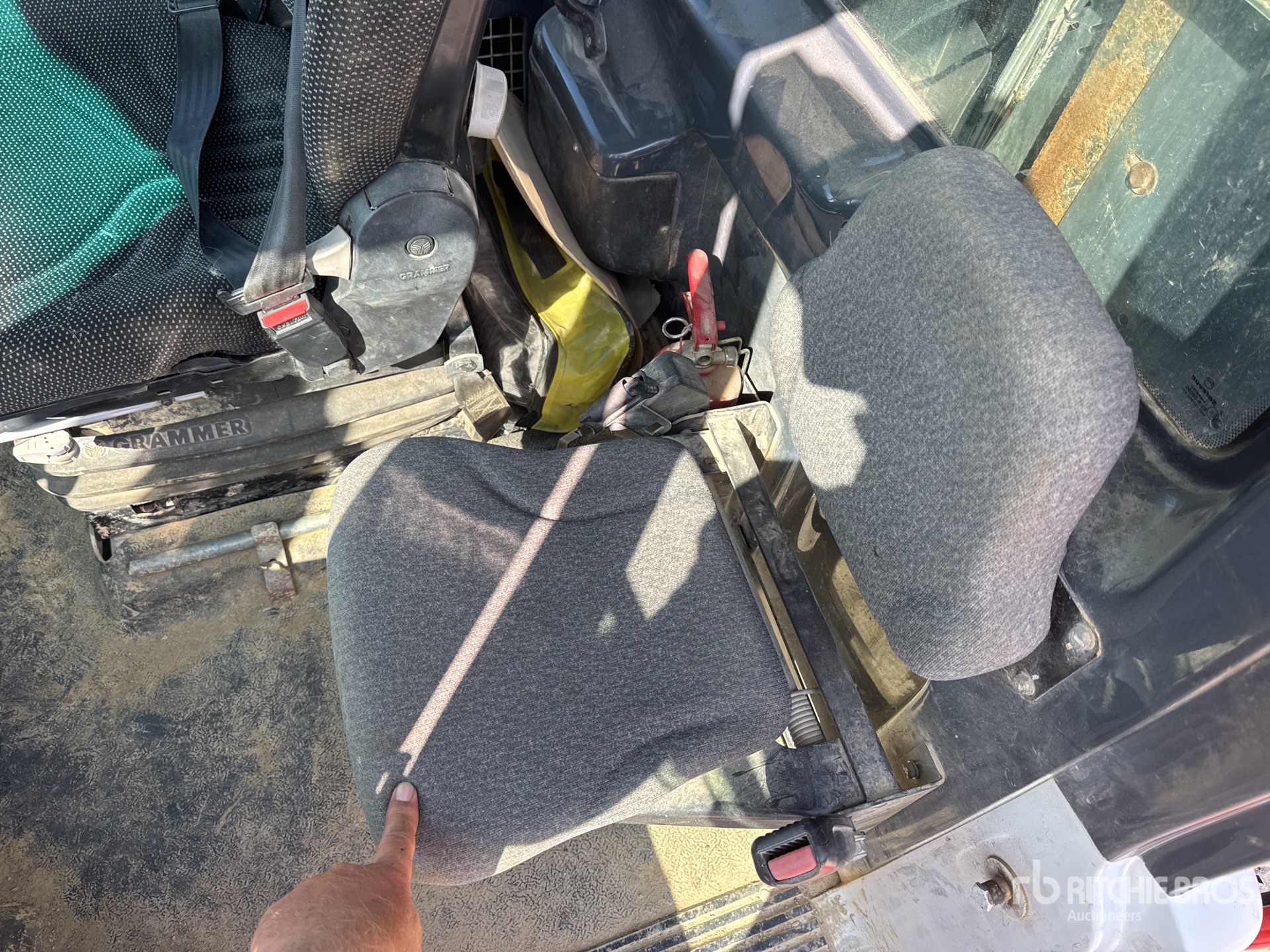 2015 Bell B40