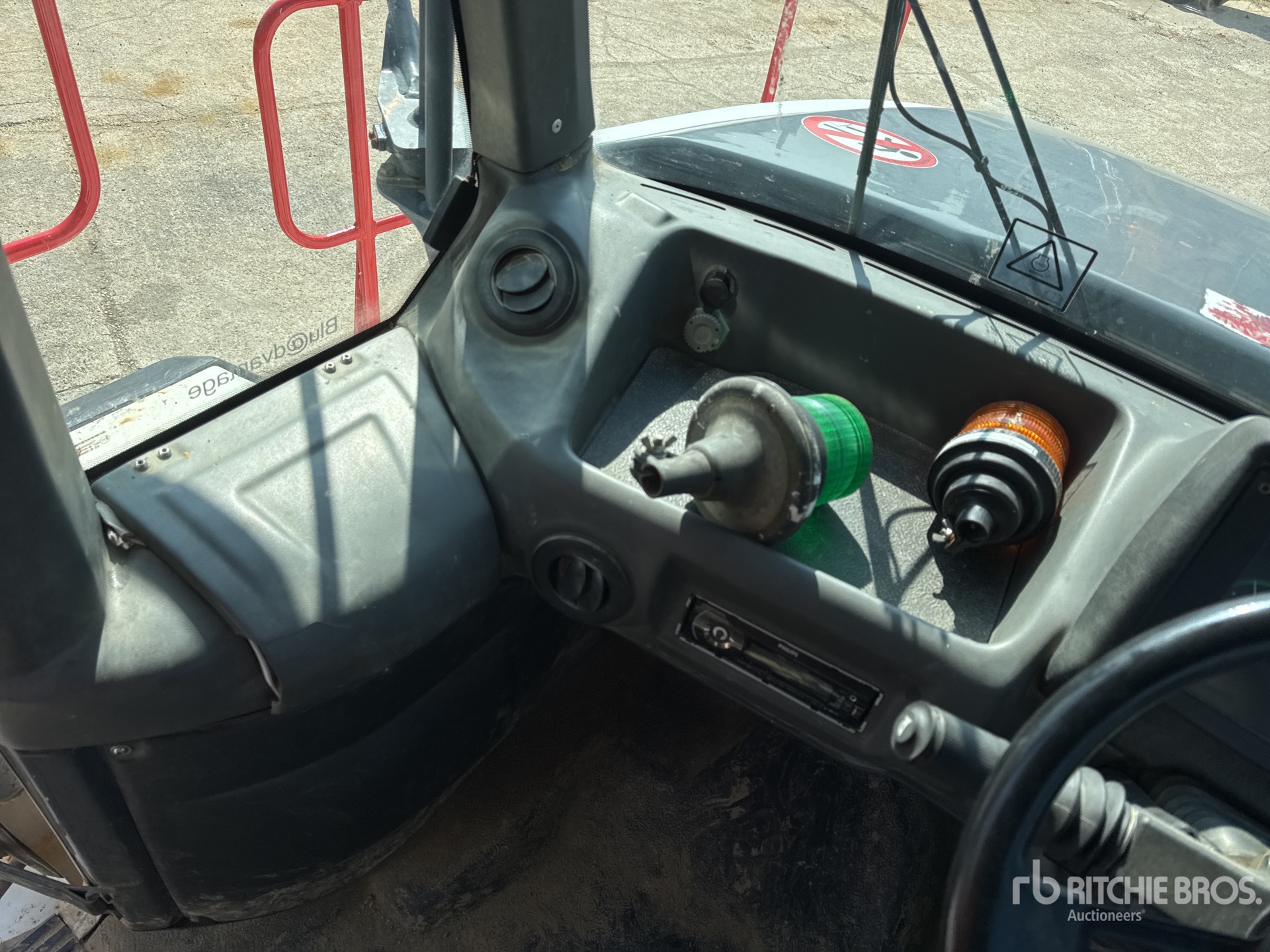 2015 Bell B40