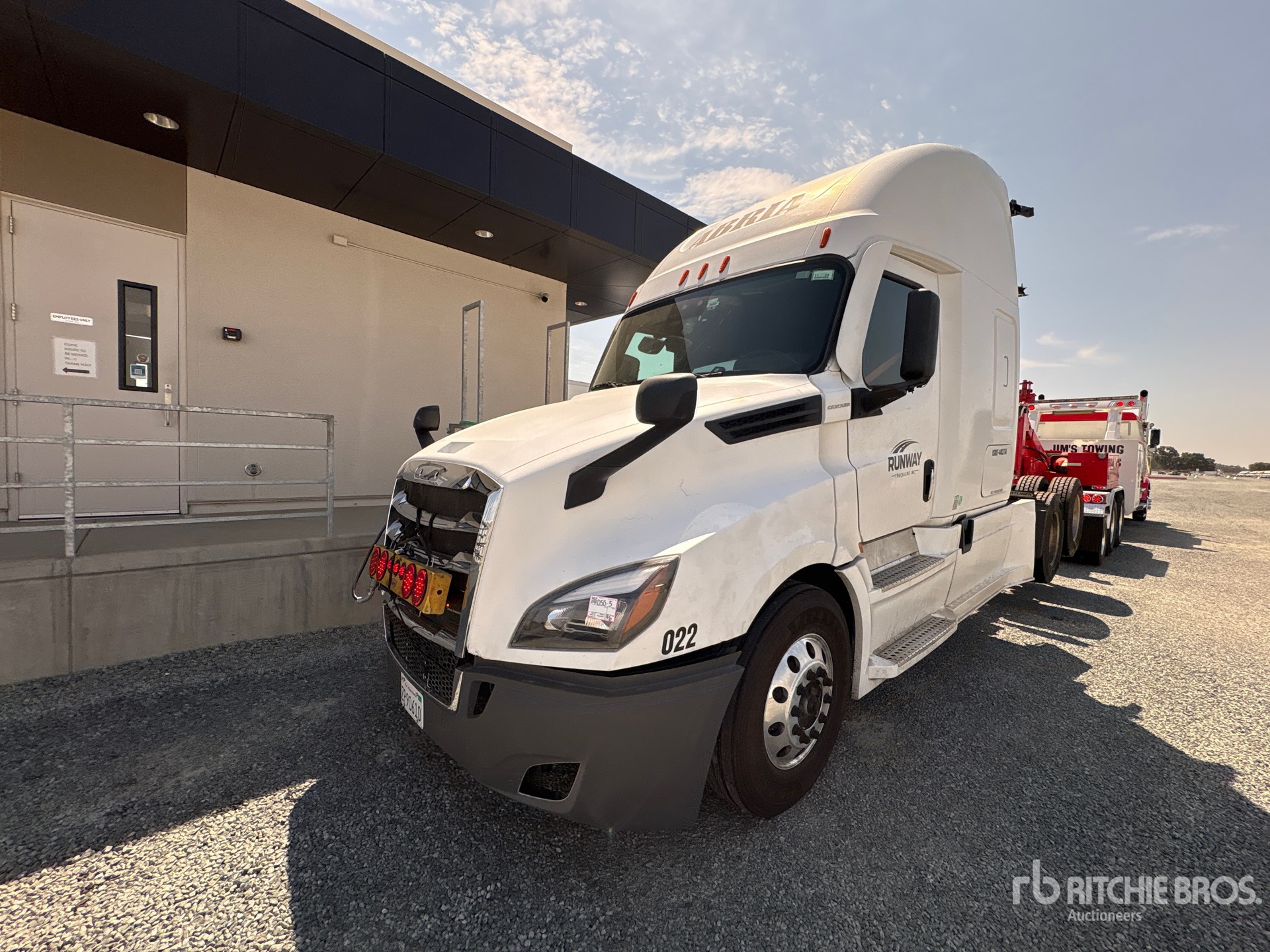 2022 Freightliner CASCADIA 126