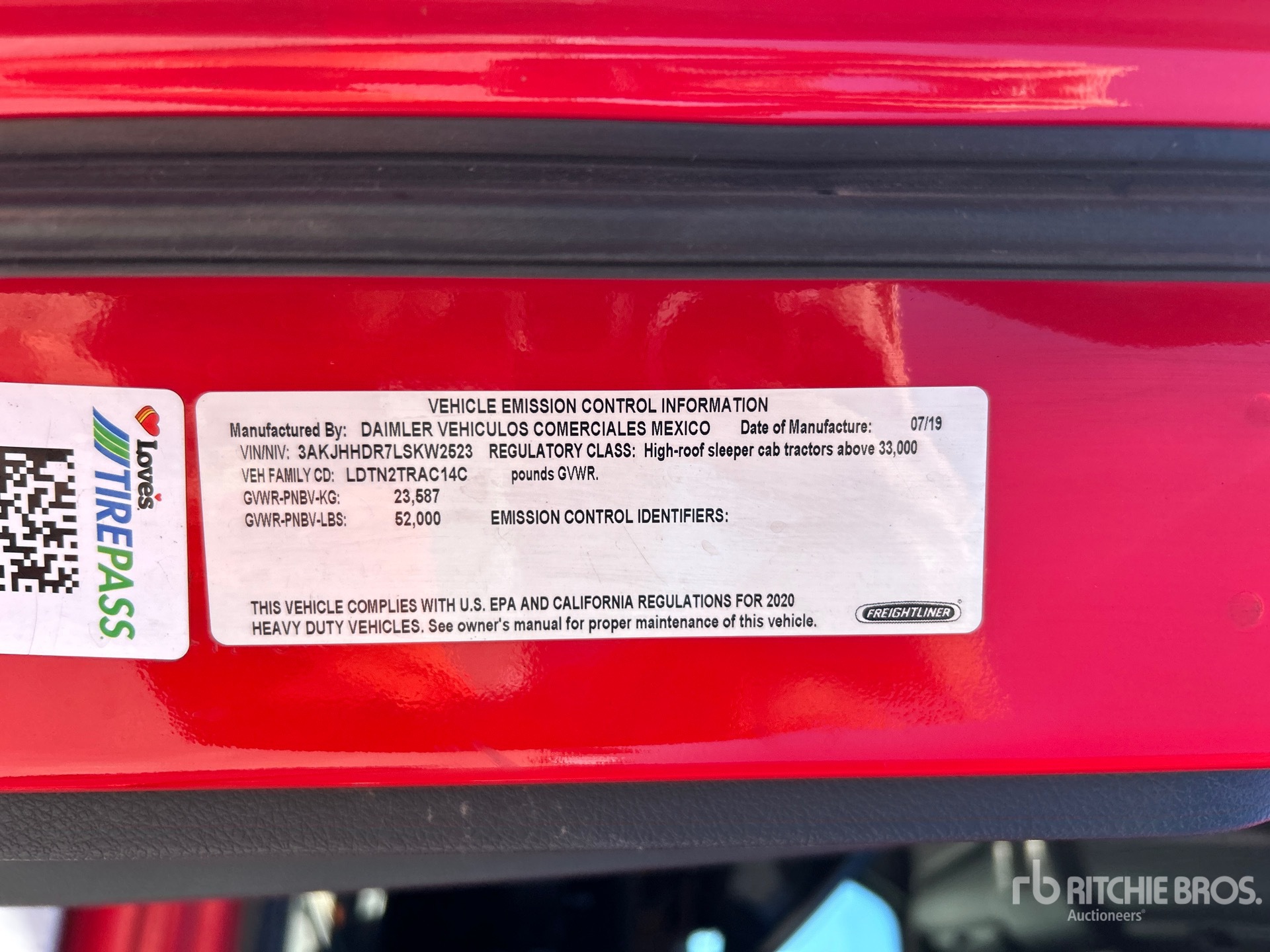 2020 Freightliner CASCADIA 126