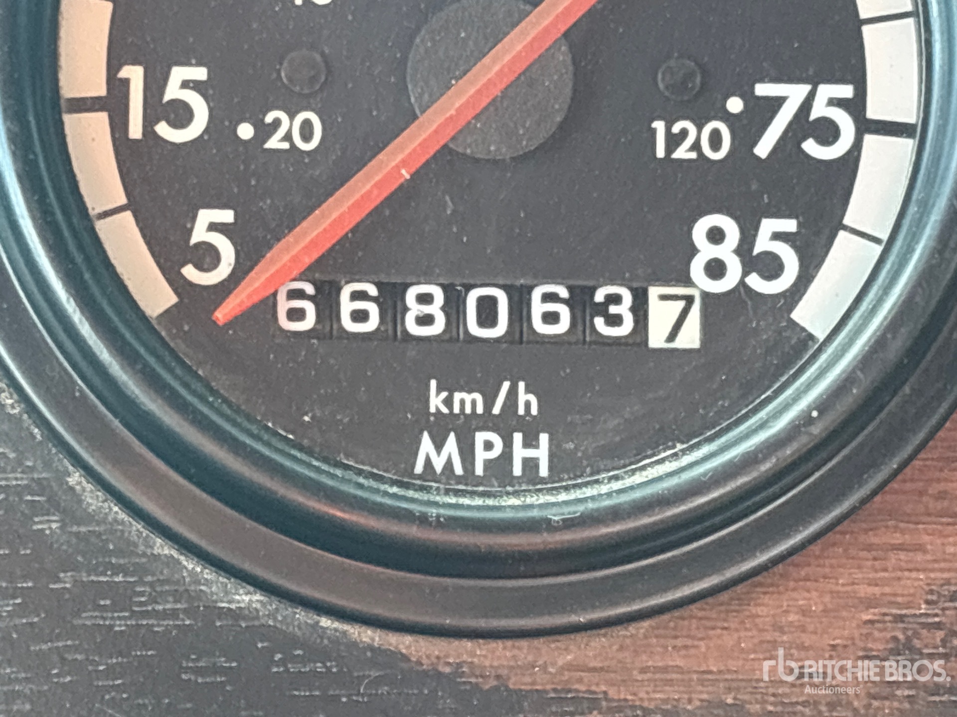 2004 Freightliner FLD120