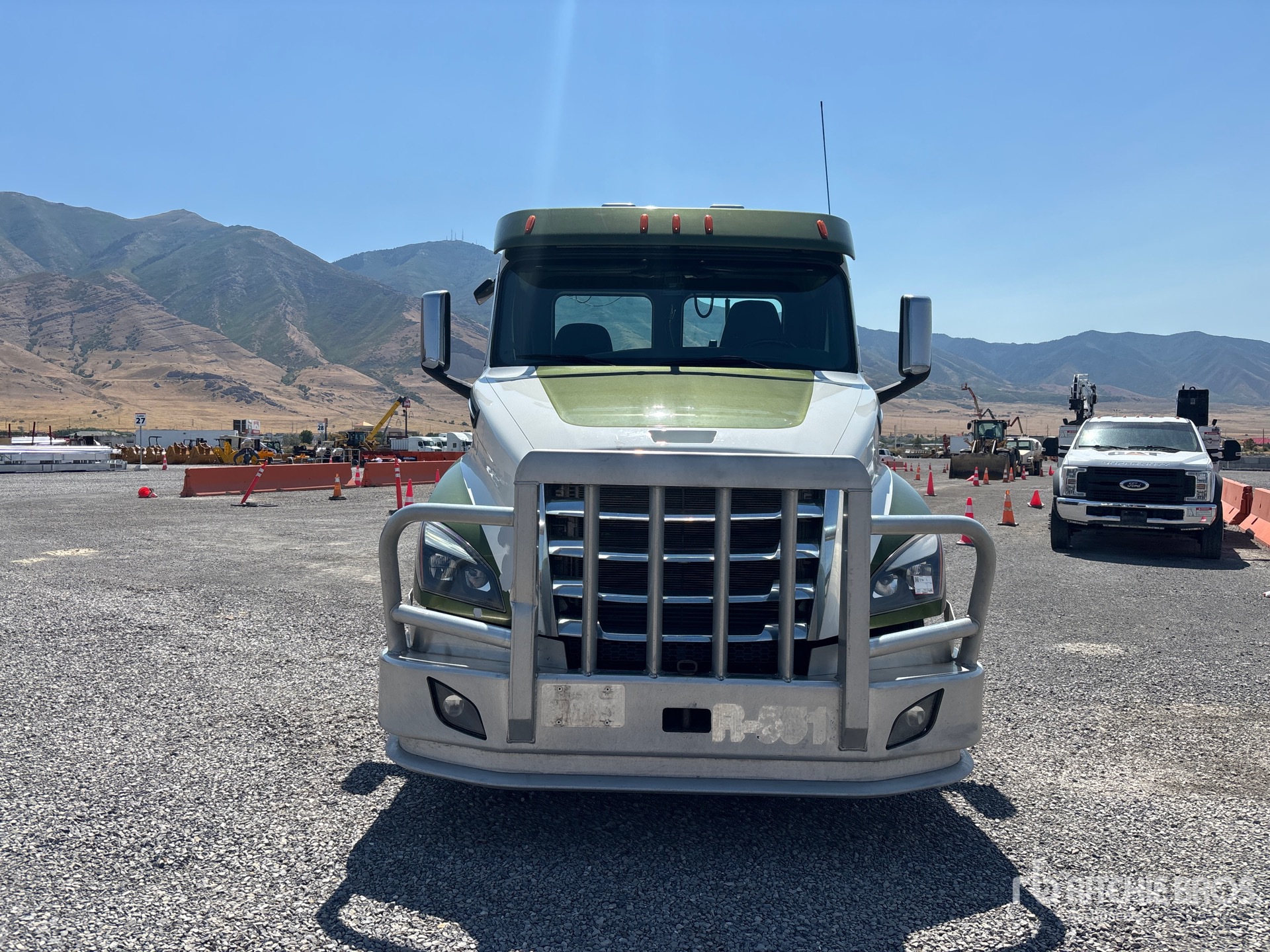2023 Freightliner CASCADIA 126