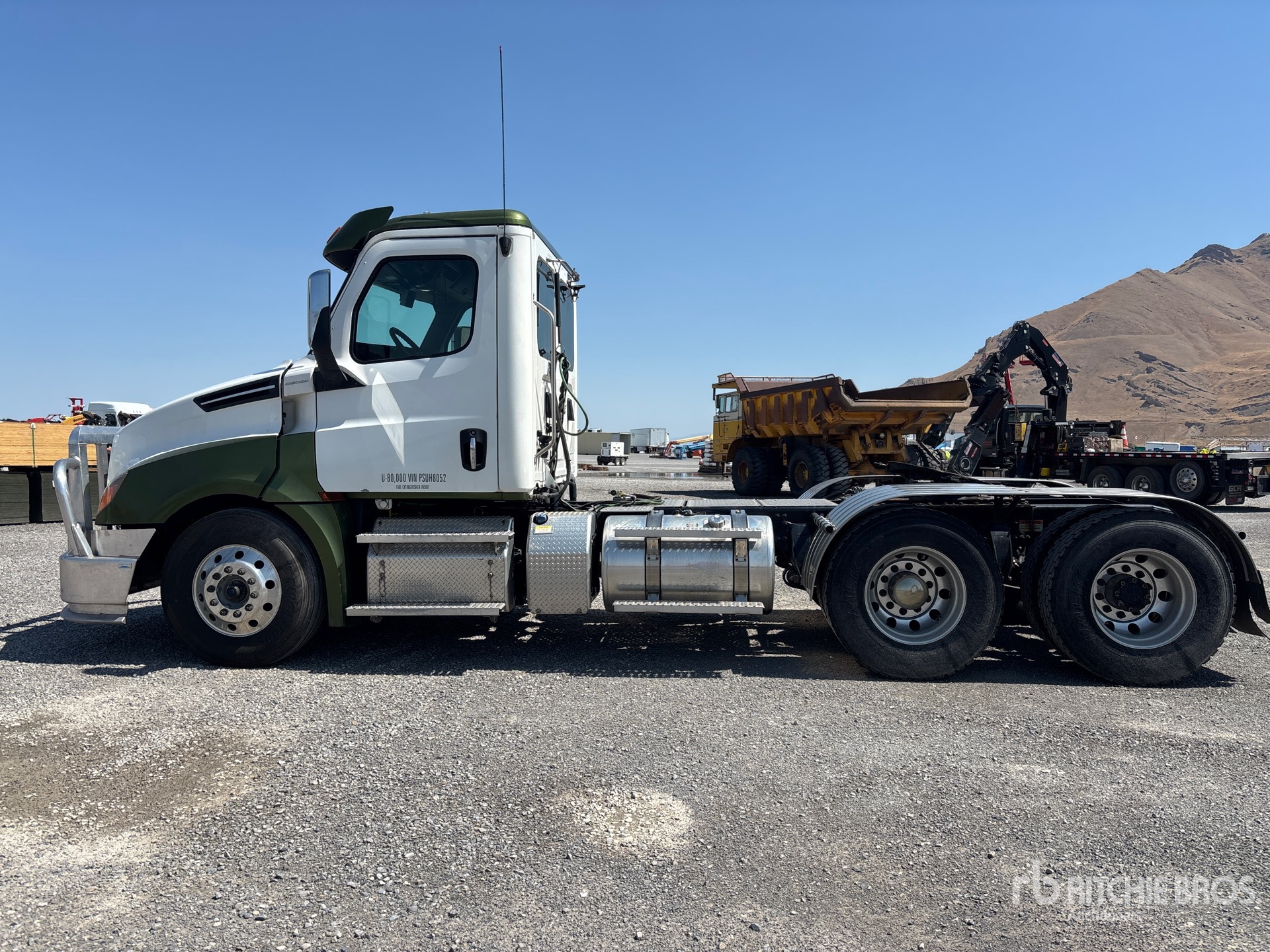 2023 Freightliner CASCADIA 126