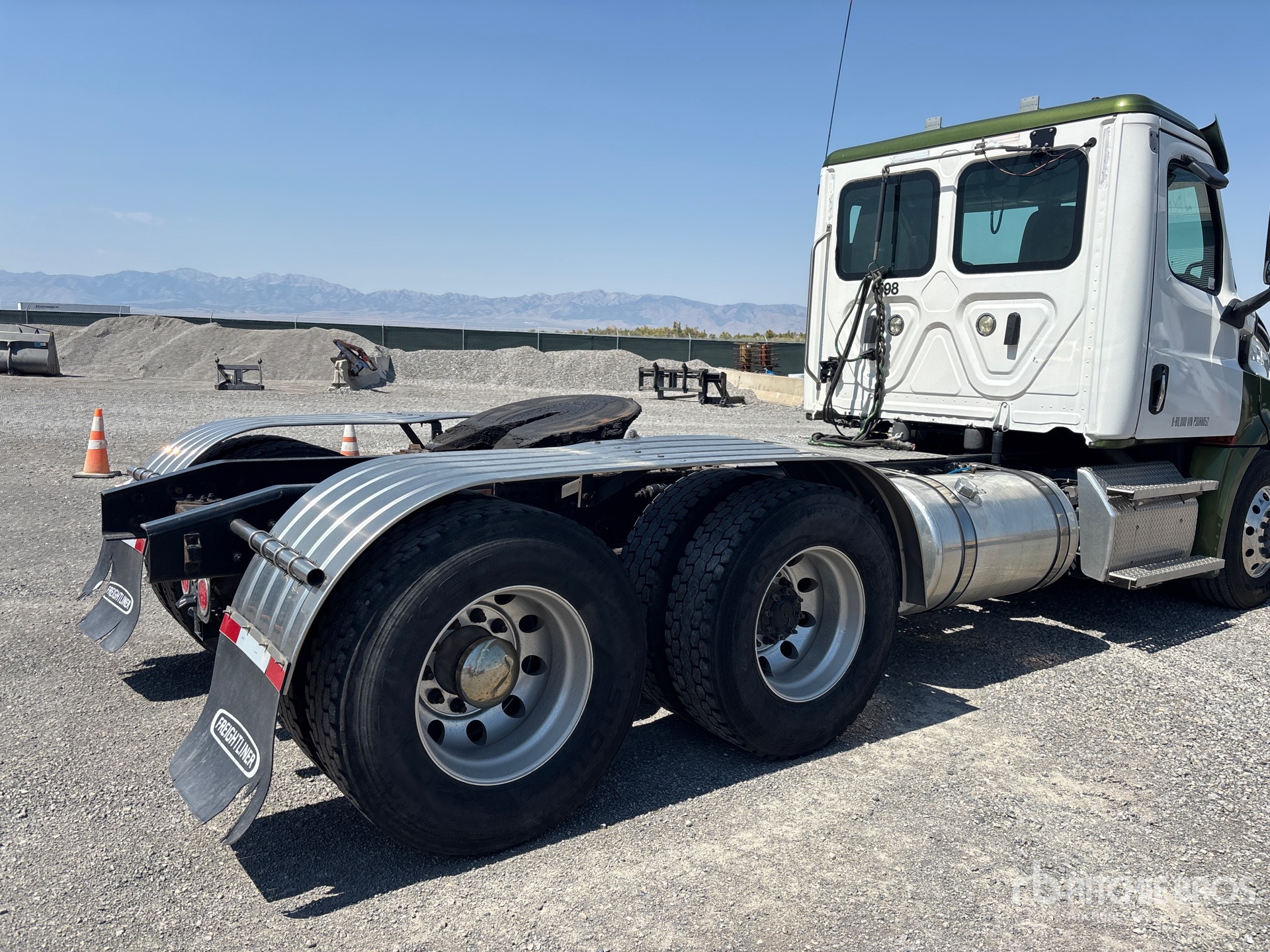 2023 Freightliner CASCADIA 126