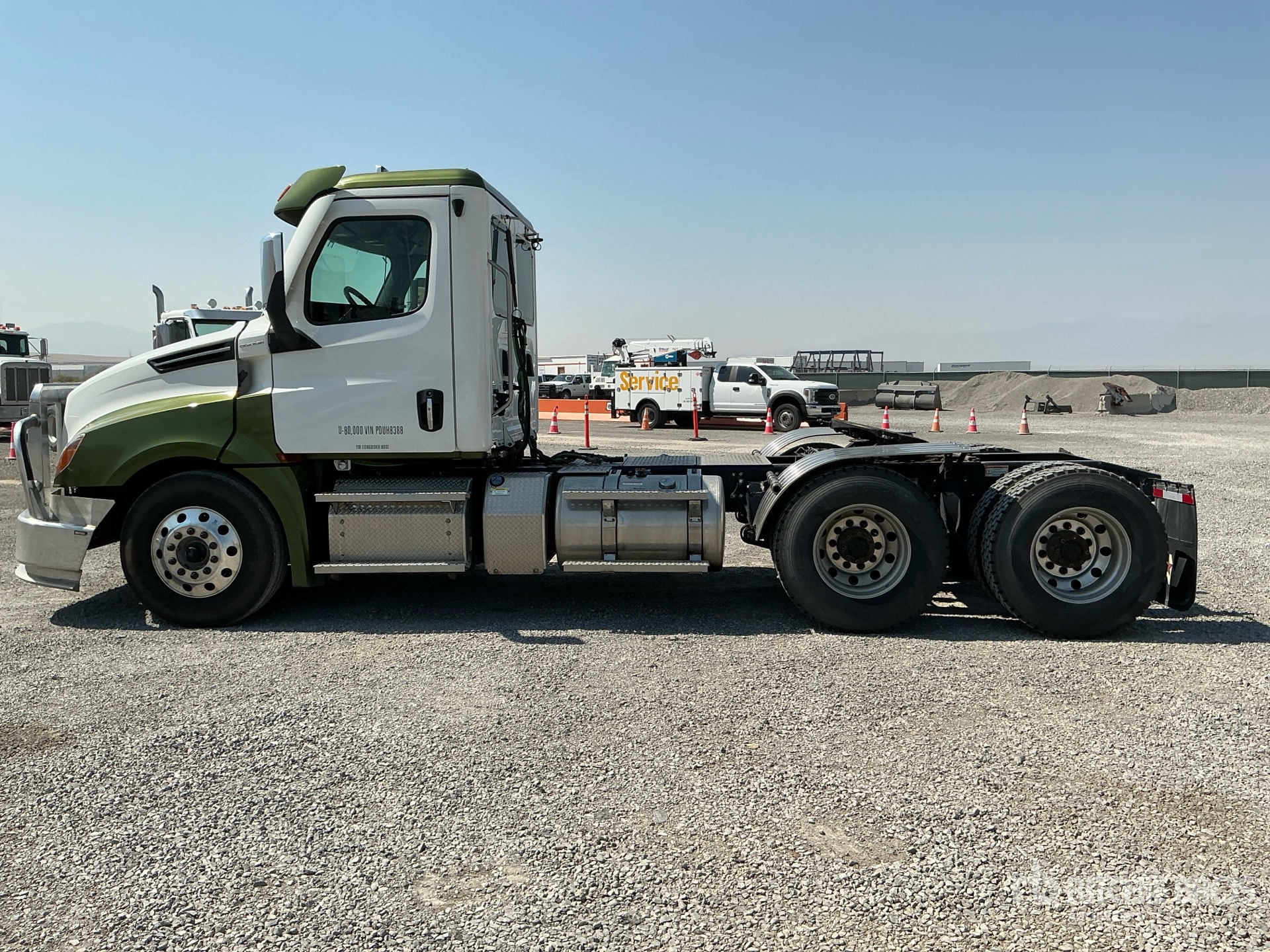 2023 Freightliner CASCADIA 126