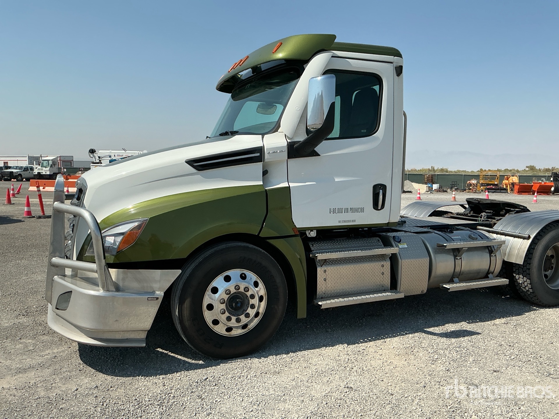2023 Freightliner CASCADIA 126