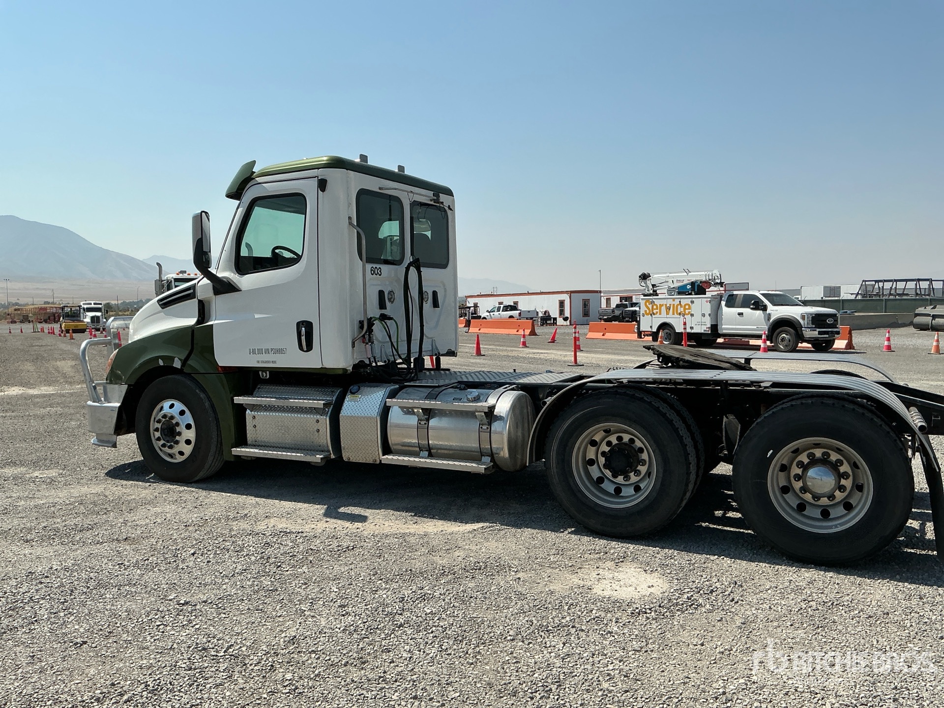 2023 Freightliner CASCADIA 126