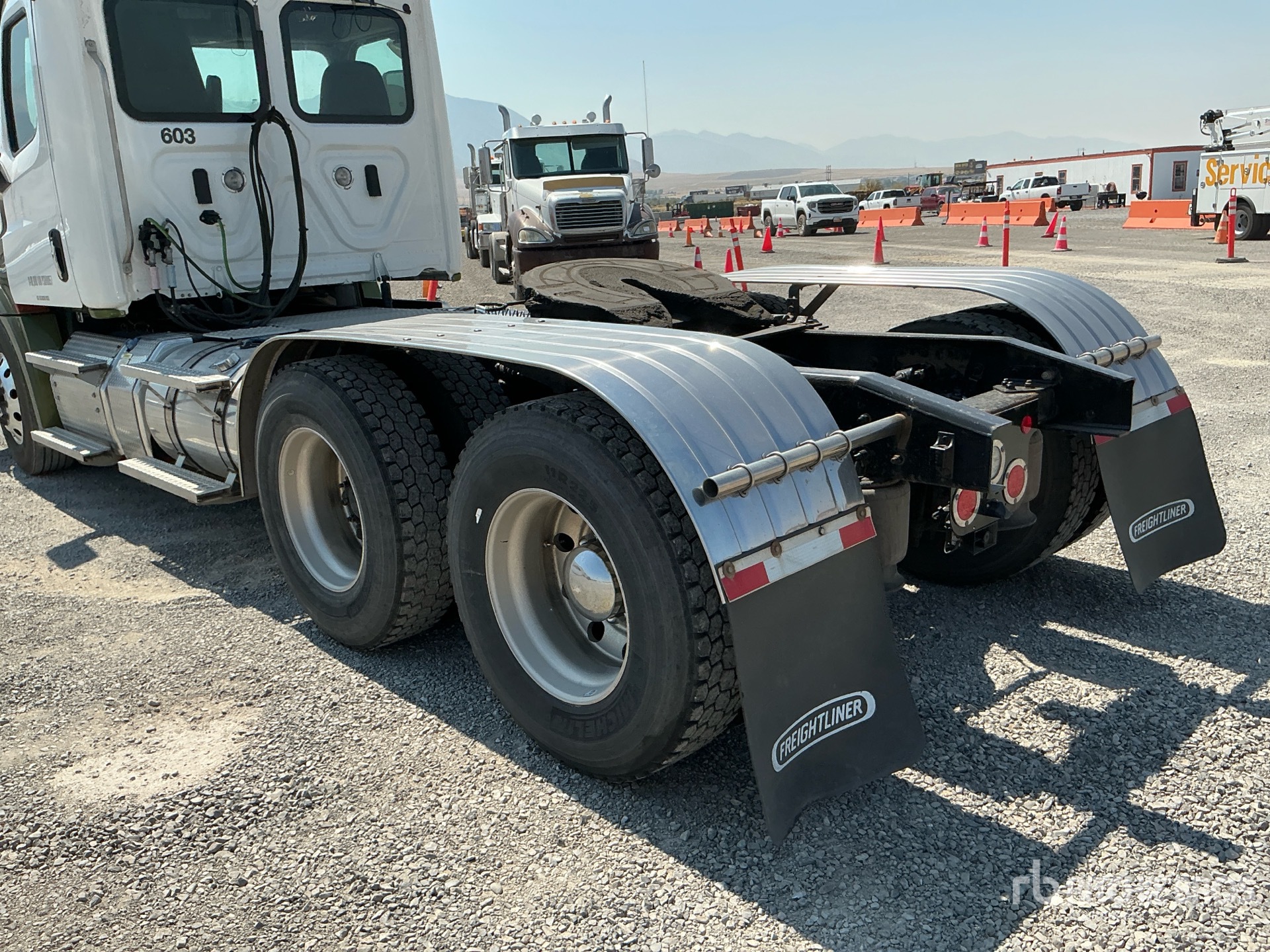 2023 Freightliner CASCADIA 126