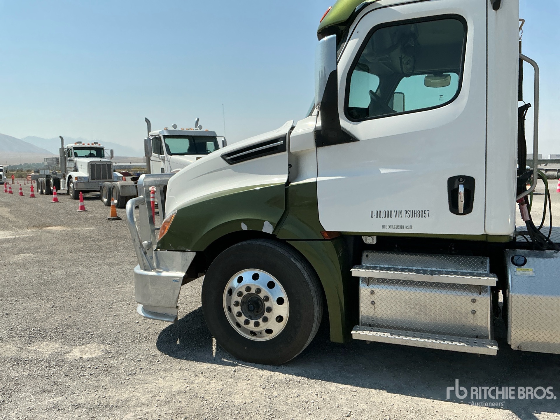 2023 Freightliner CASCADIA 126