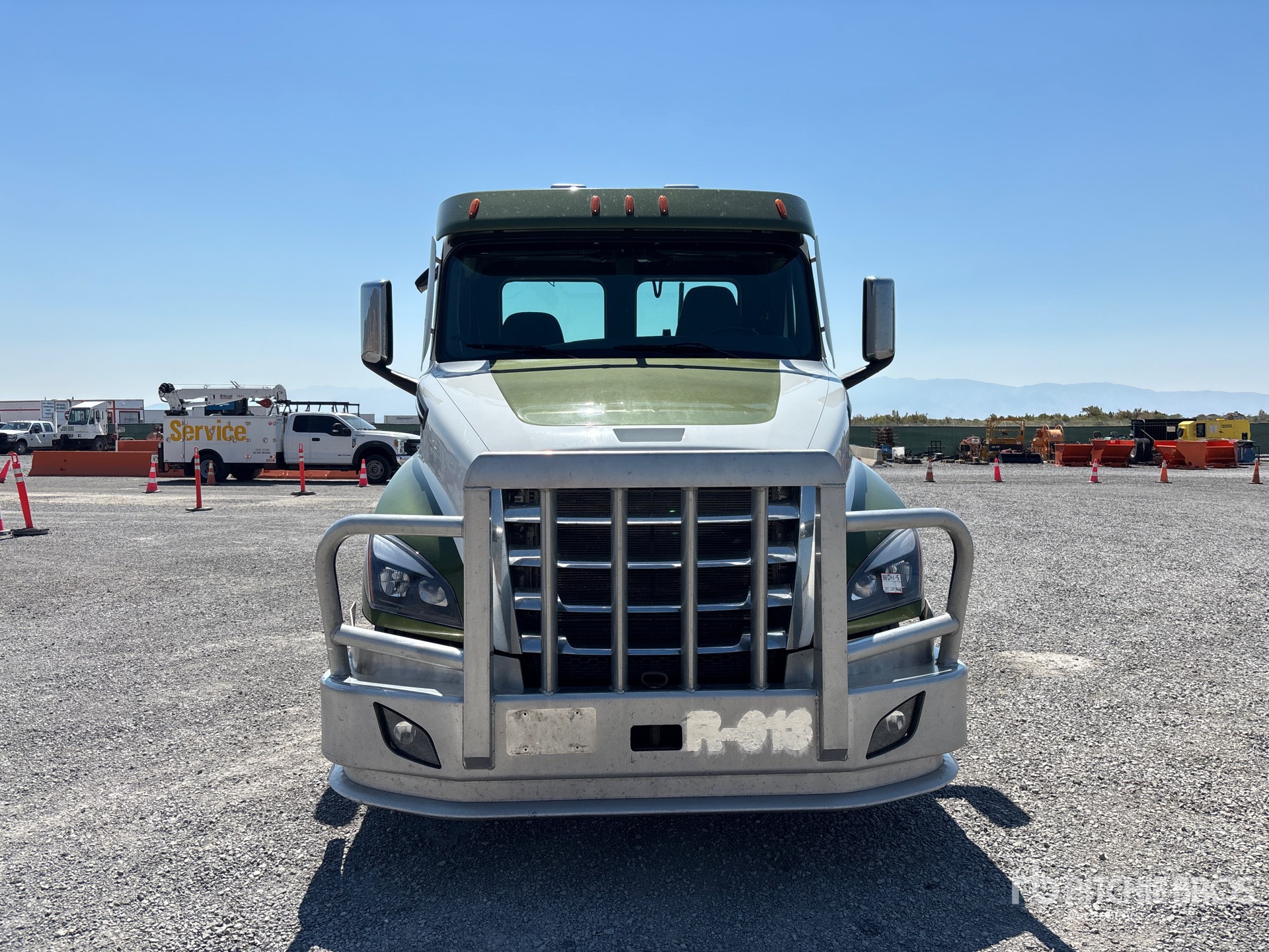 2023 Freightliner CASCADIA 126