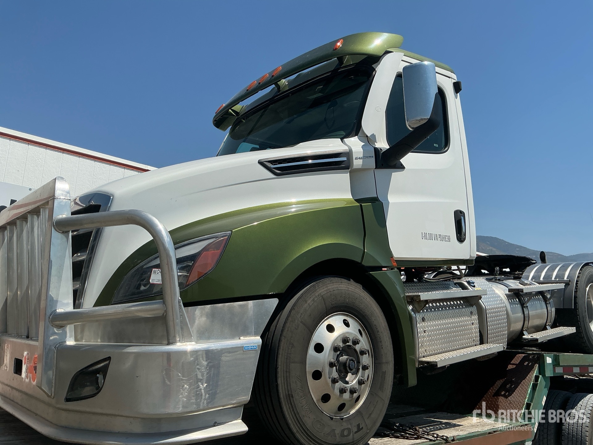 2023 Freightliner CASCADIA 126