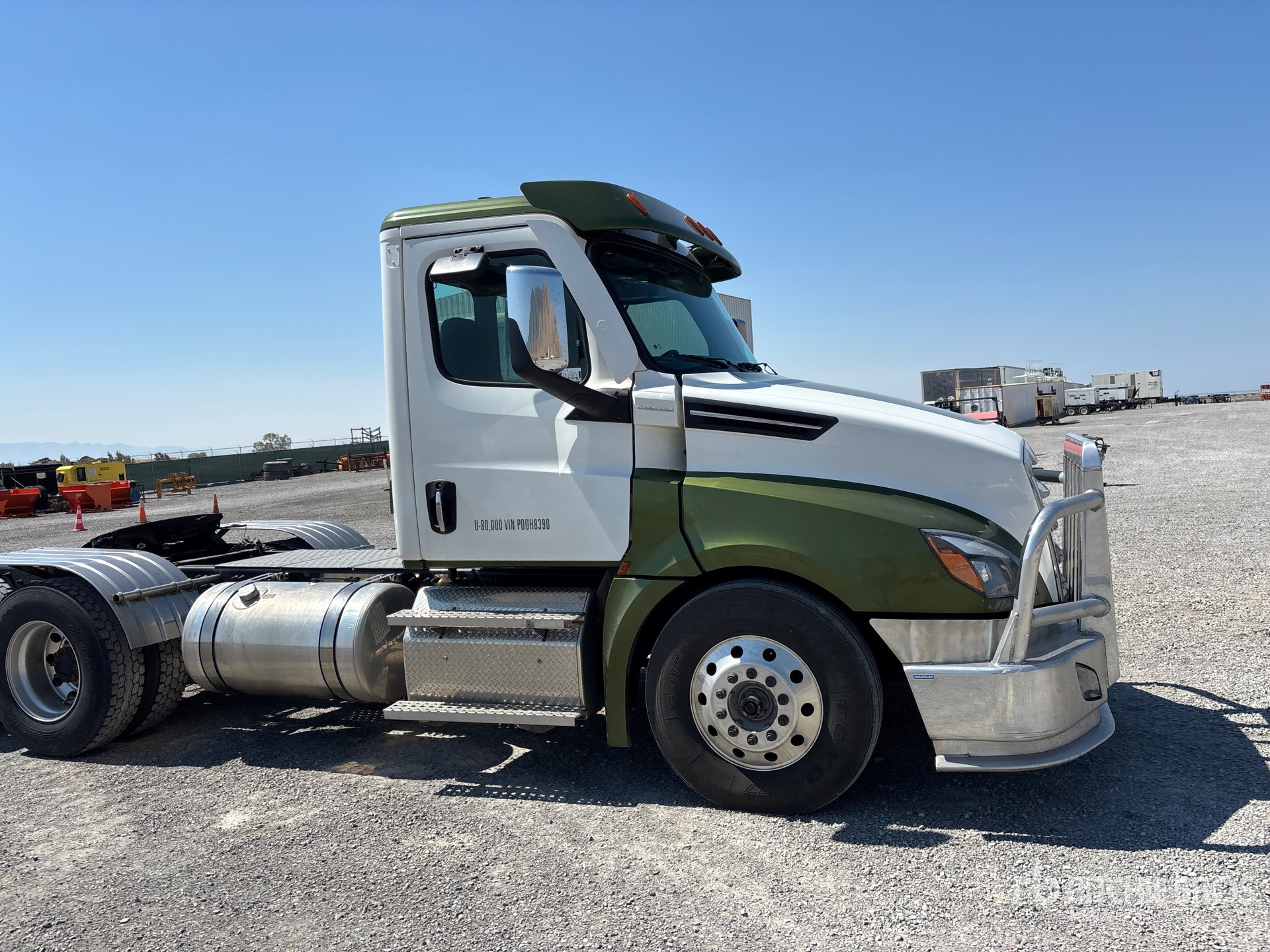 2023 Freightliner CASCADIA 126