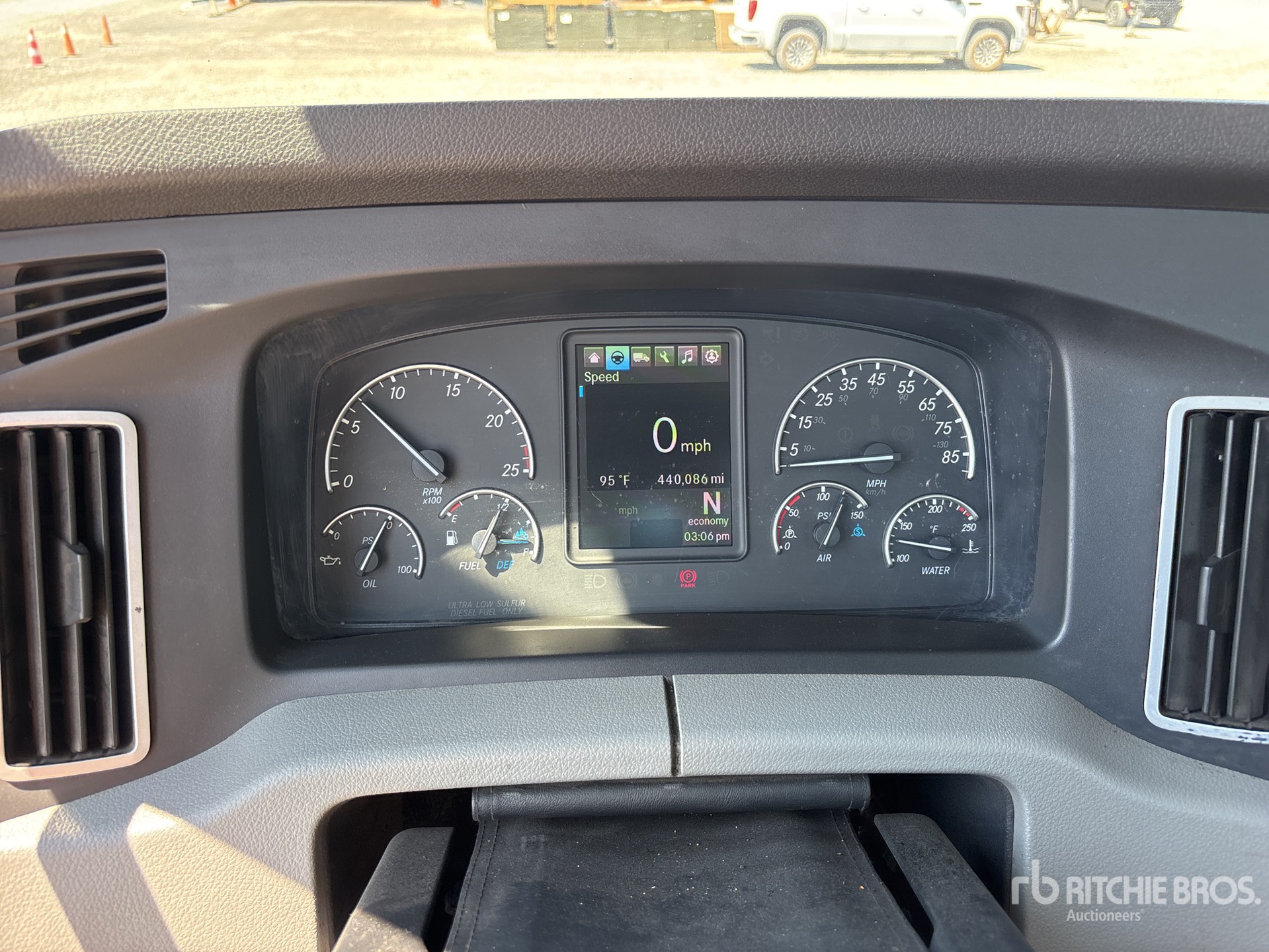 2023 Freightliner CASCADIA 126