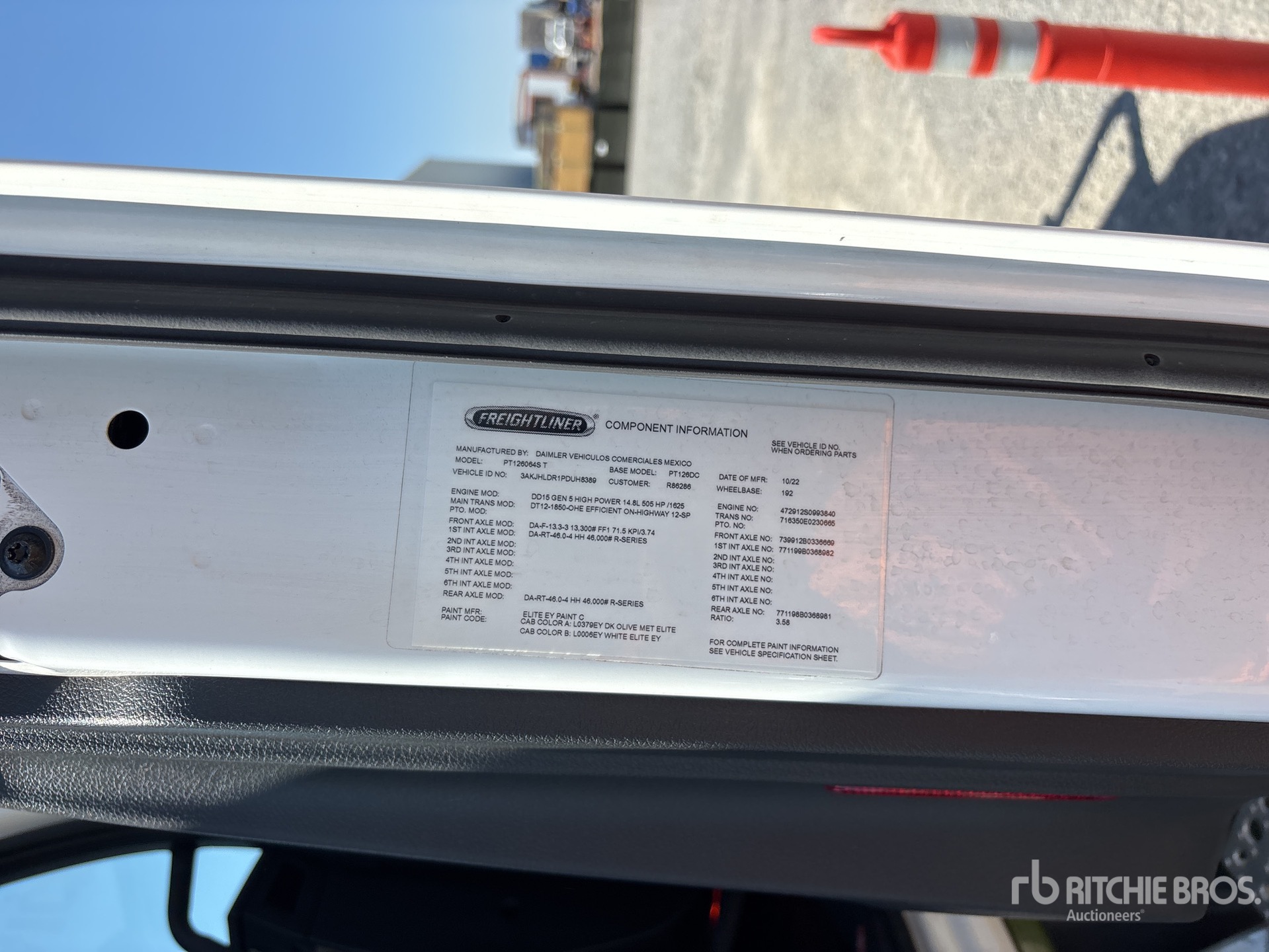 2023 Freightliner CASCADIA 126