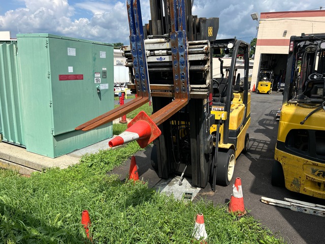 Yale GC080VX 4950 lb Forklift (Inoperable)