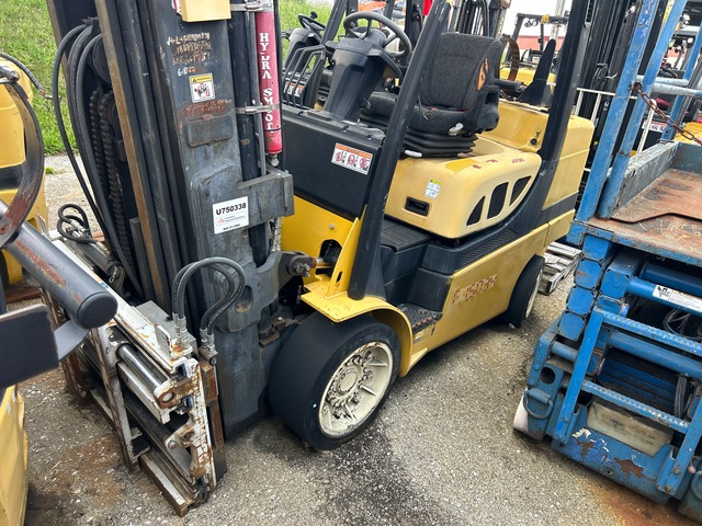 2015 Yale GC080VXNGSQ094 4950 lb Cushion Tire Forklift (Inoperable)
