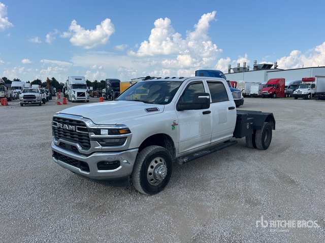 2025 Ram 3500 4x4 Crew Cab Cab And Chassis