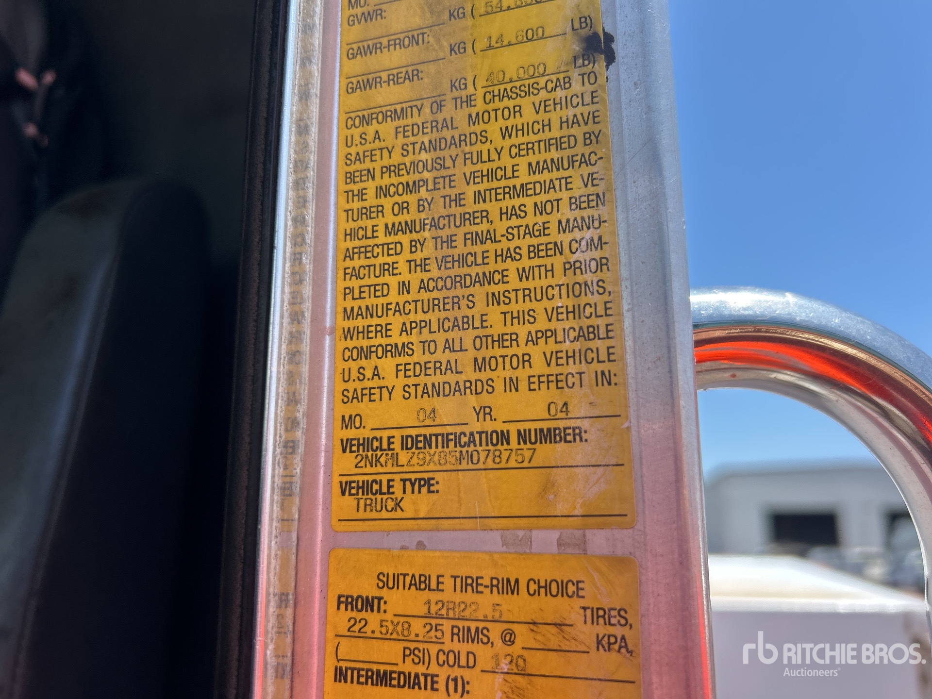 2005 Kenworth T300