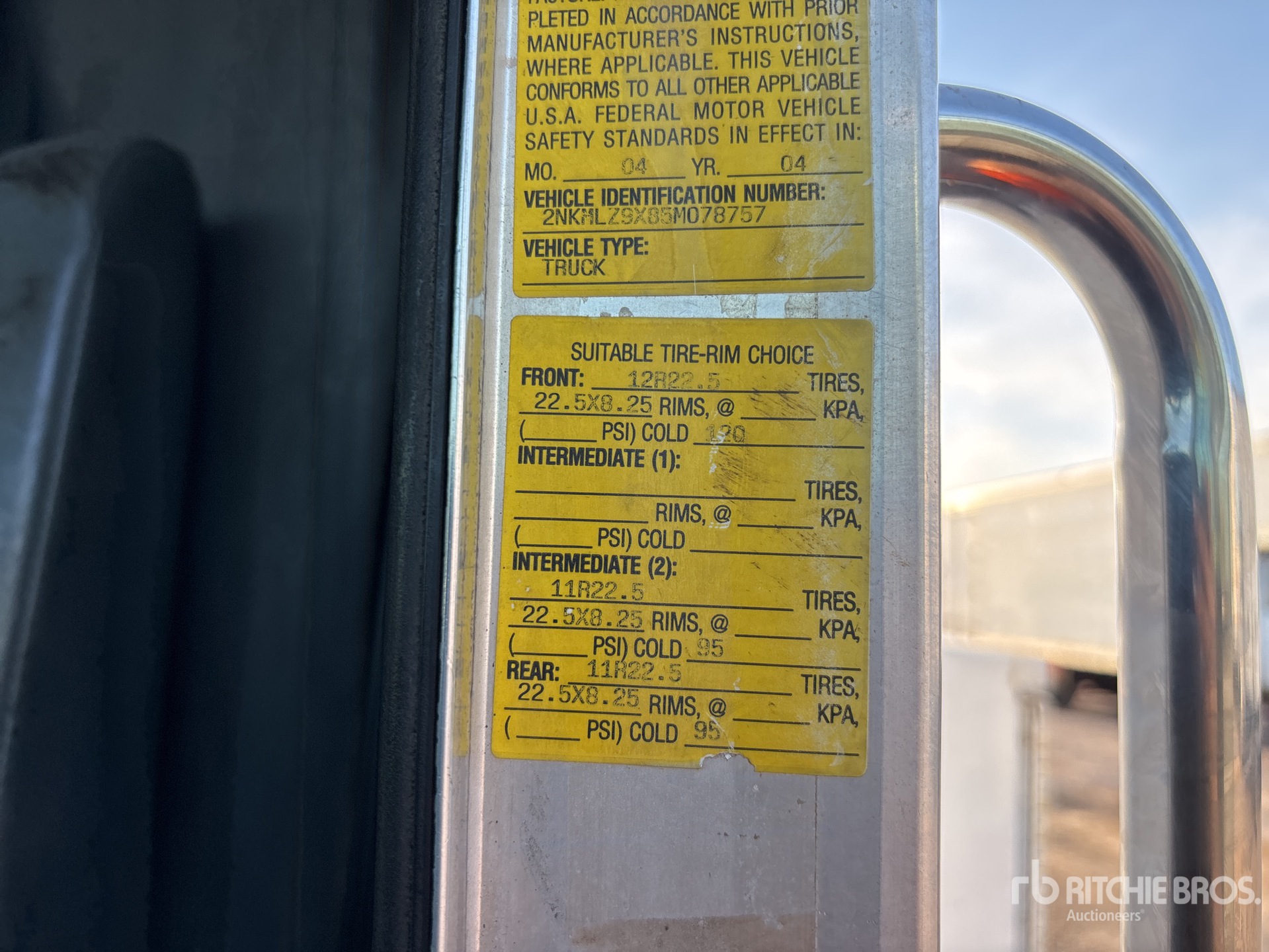 2005 Kenworth T300