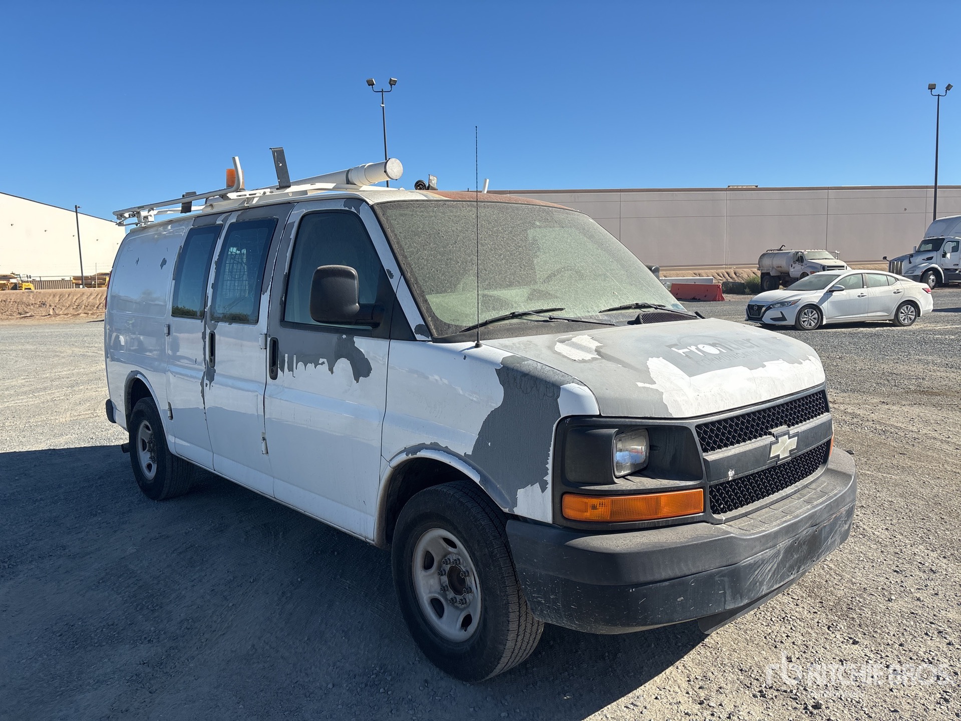 General Appearance with Picture, Right Front Corner