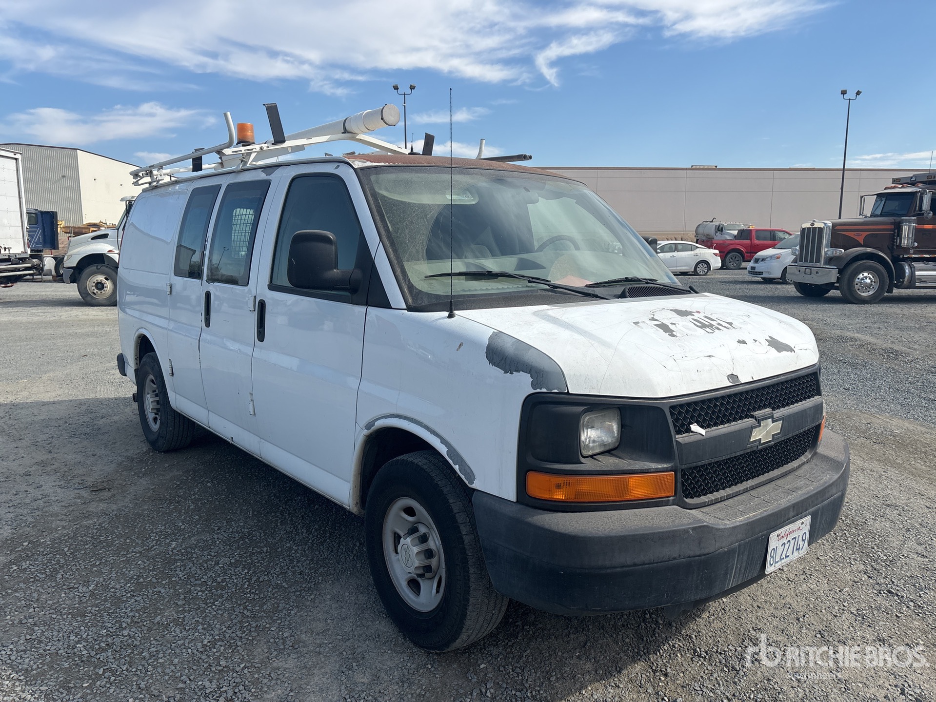 General Appearance with Picture, Right Front Corner