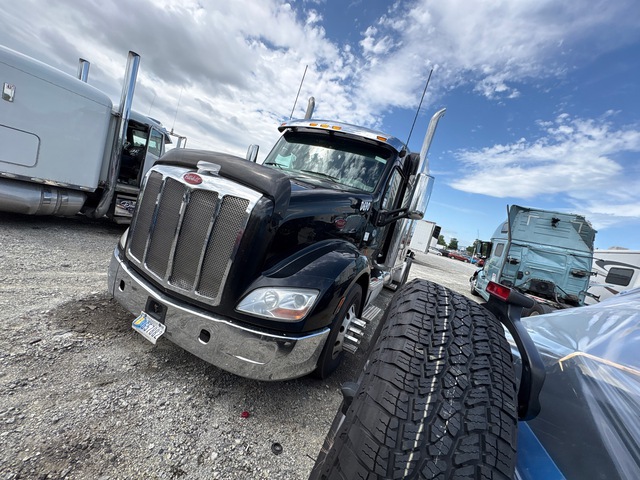 2018 Peterbilt 579 6x2 T/A Sleeper Truck Tractor