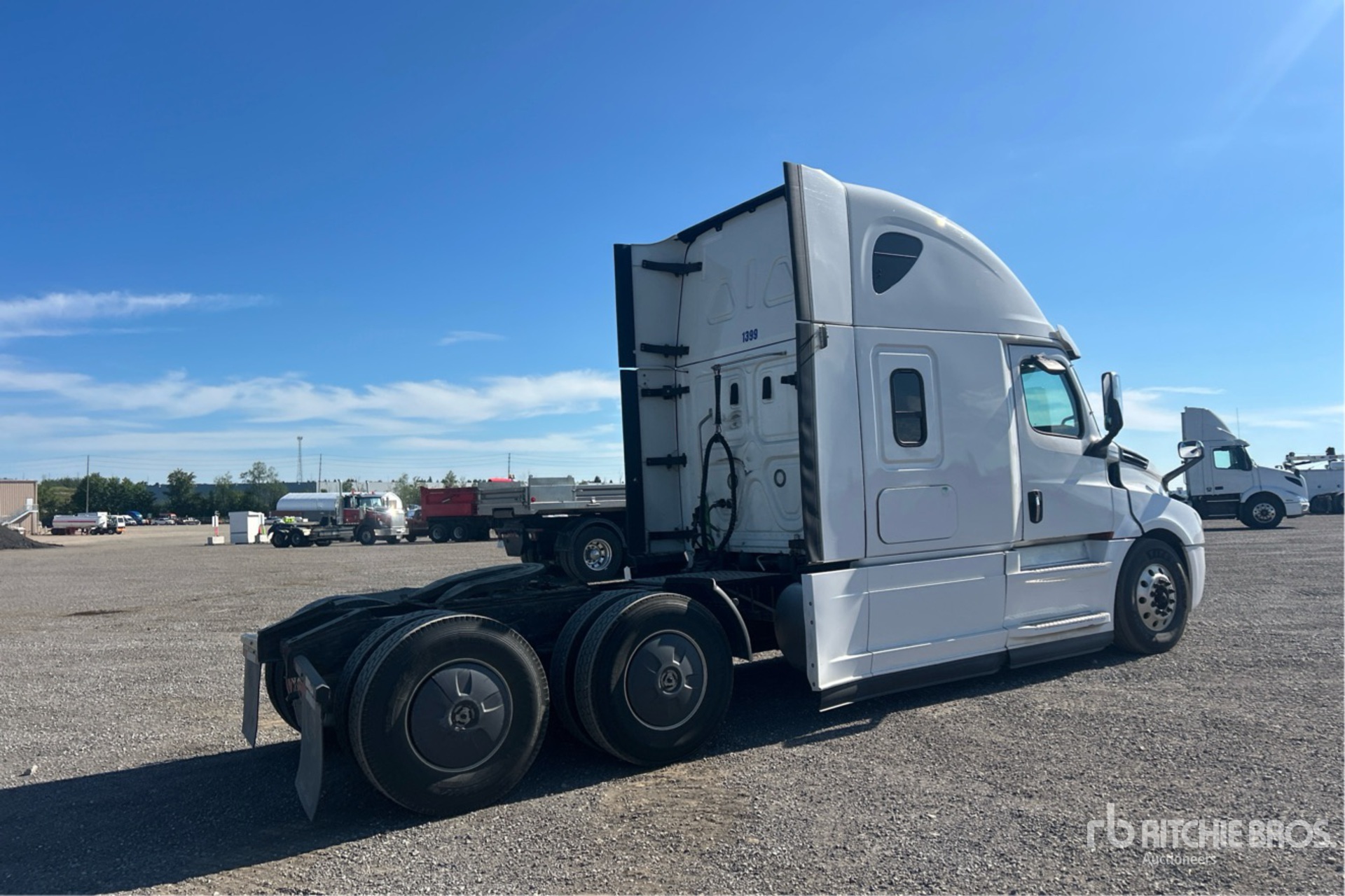 2021 Freightliner CASCADIA 126