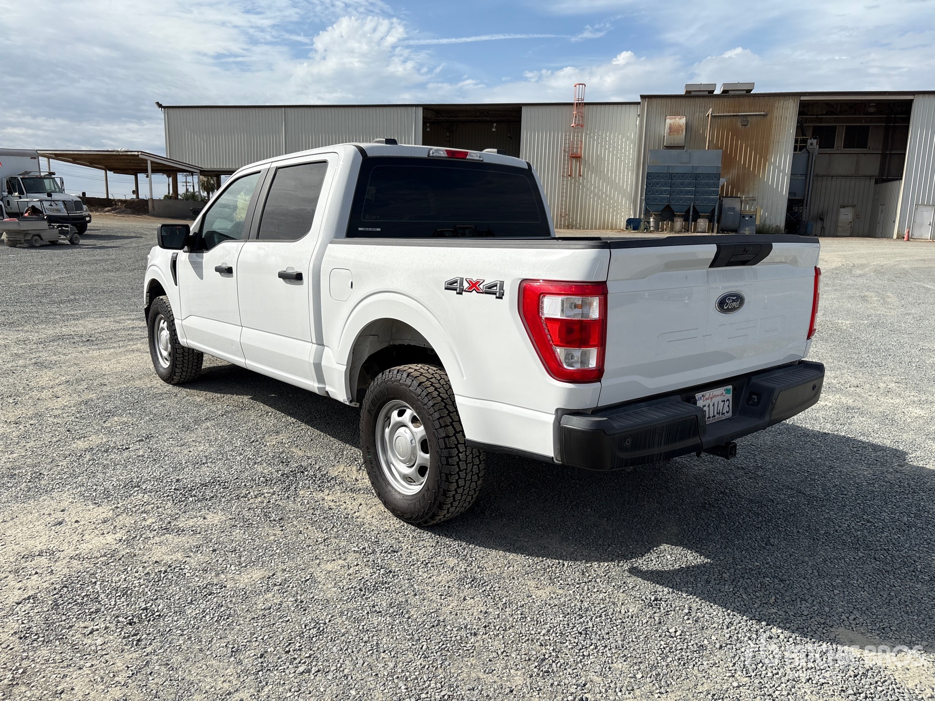 General Appearance with Picture, Left Rear Corner
