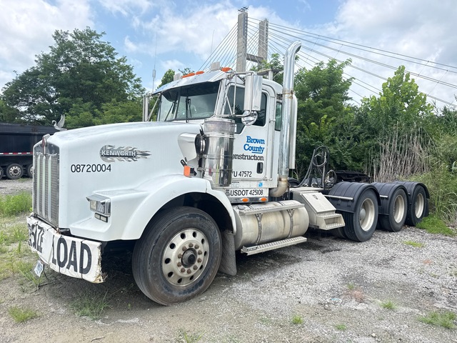 2006 Kenworth T800B 8x4 Heavy Haul Tri/A Day Cab Truck Tractor