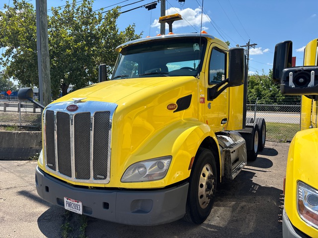 2018 Peterbilt 579 6x4 T/A Day Cab Truck Tractor