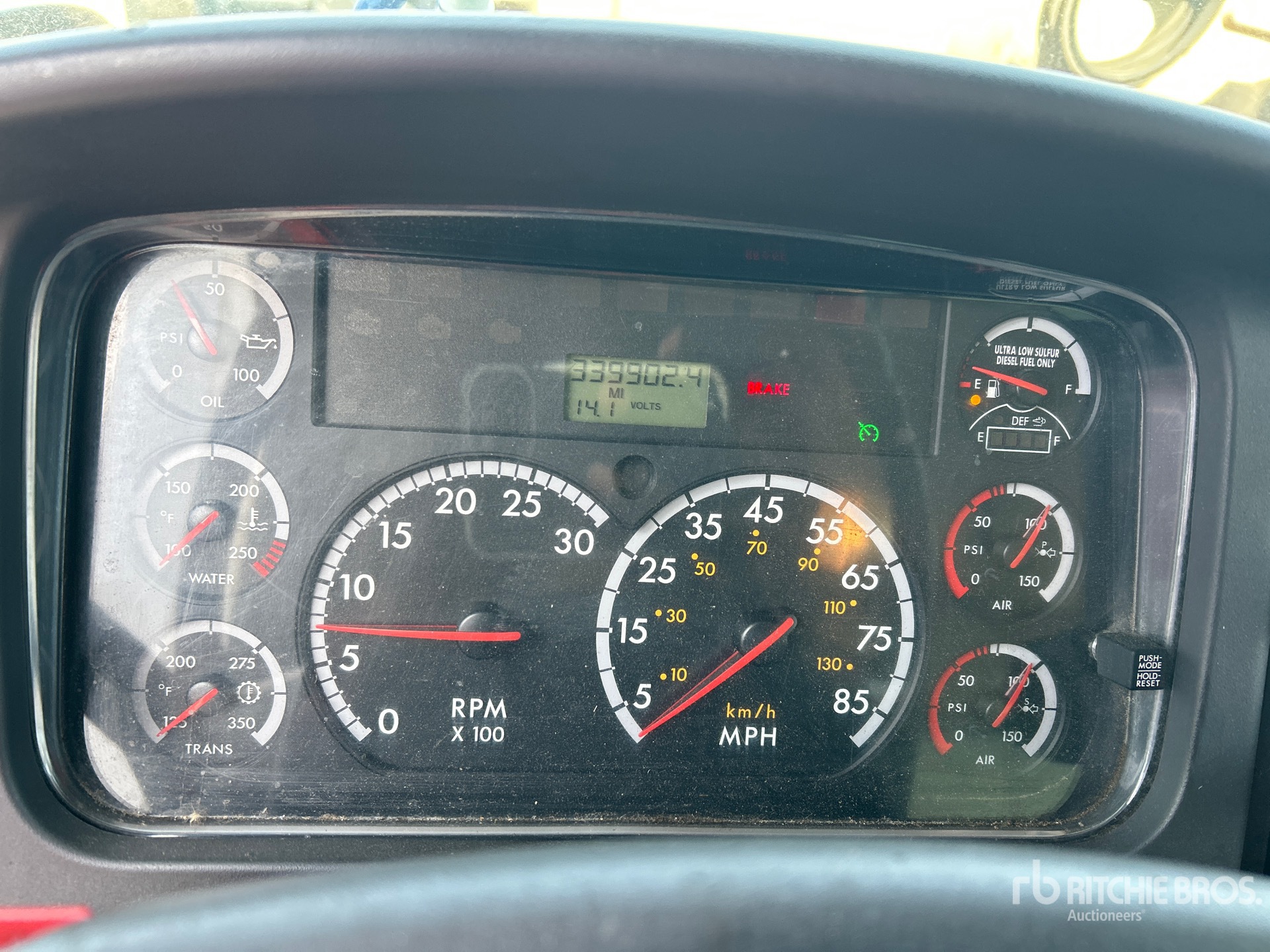 2015 Freightliner M2 106