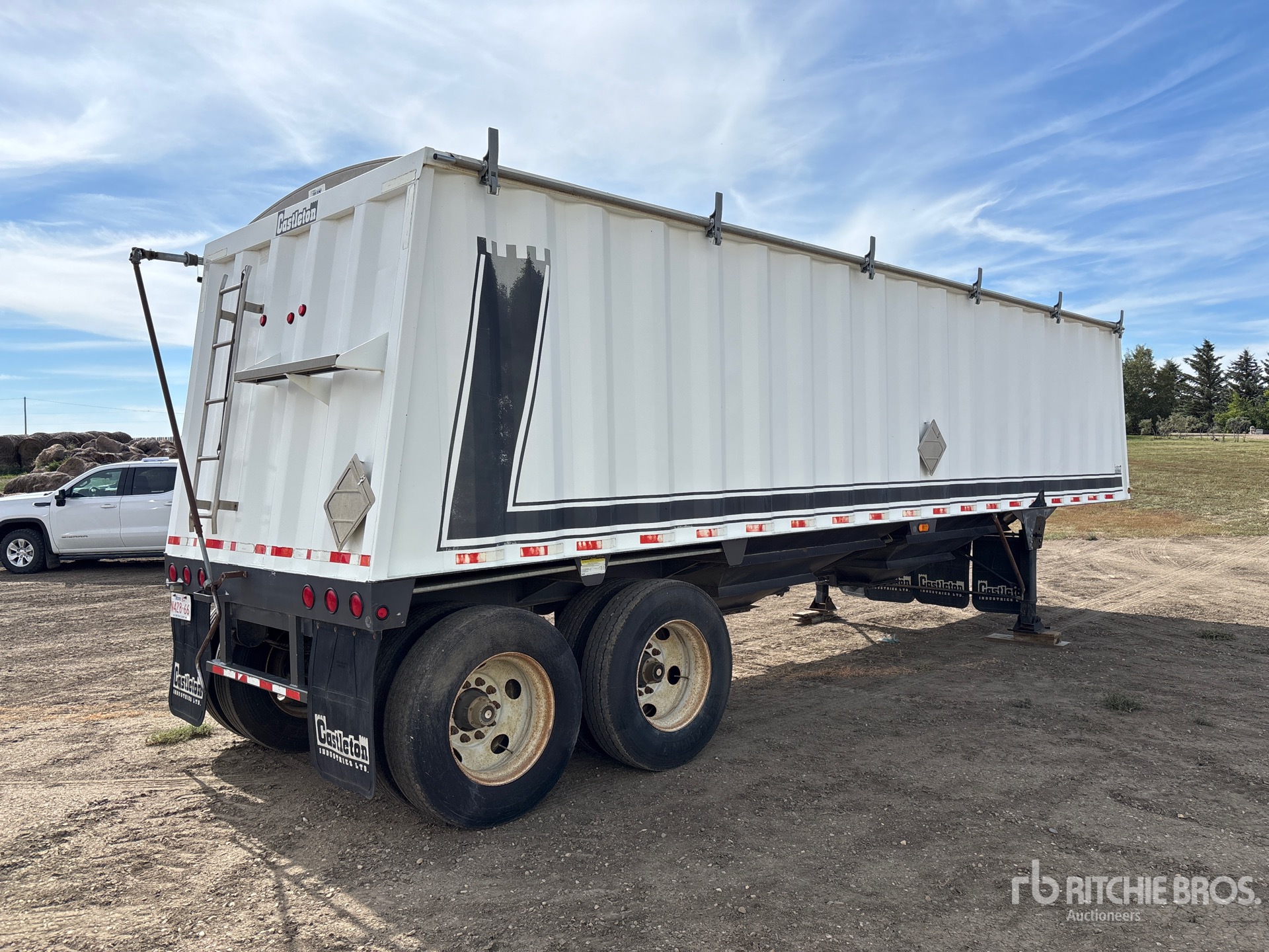 2000 Castleton 32 ft T/A