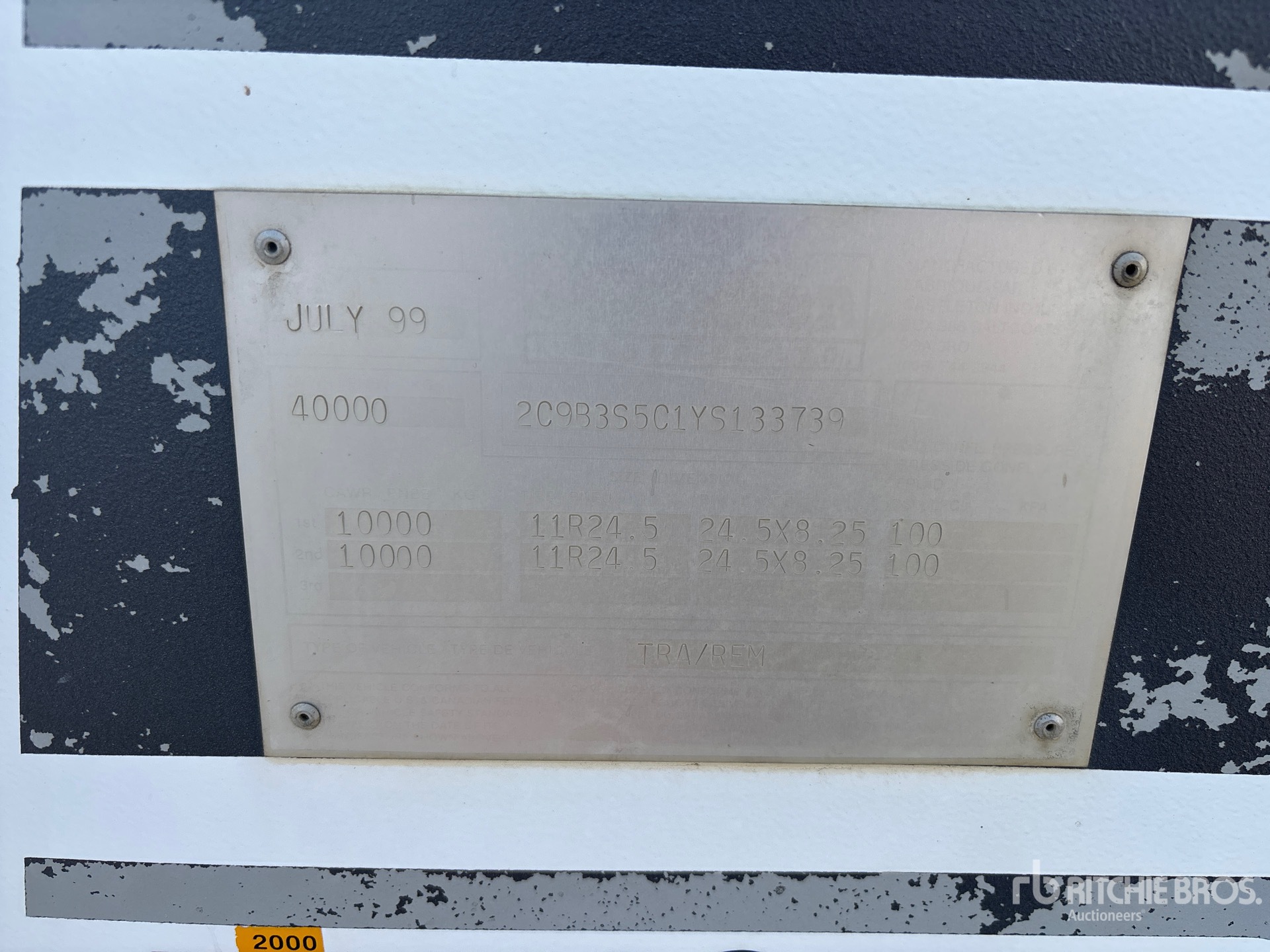2000 Castleton 32 ft T/A