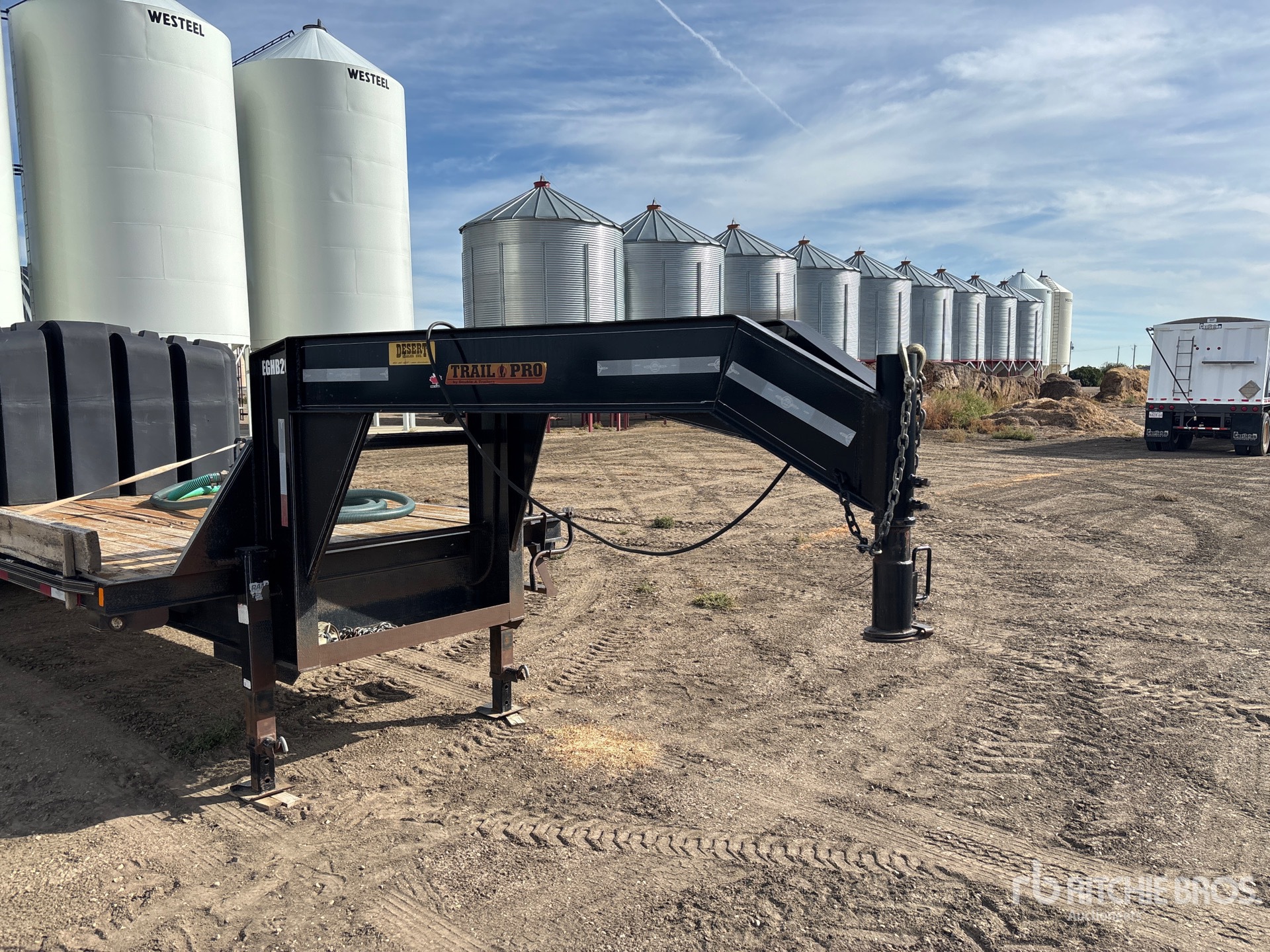 2013 Trail Pro 30 ft T/A Gooseneck