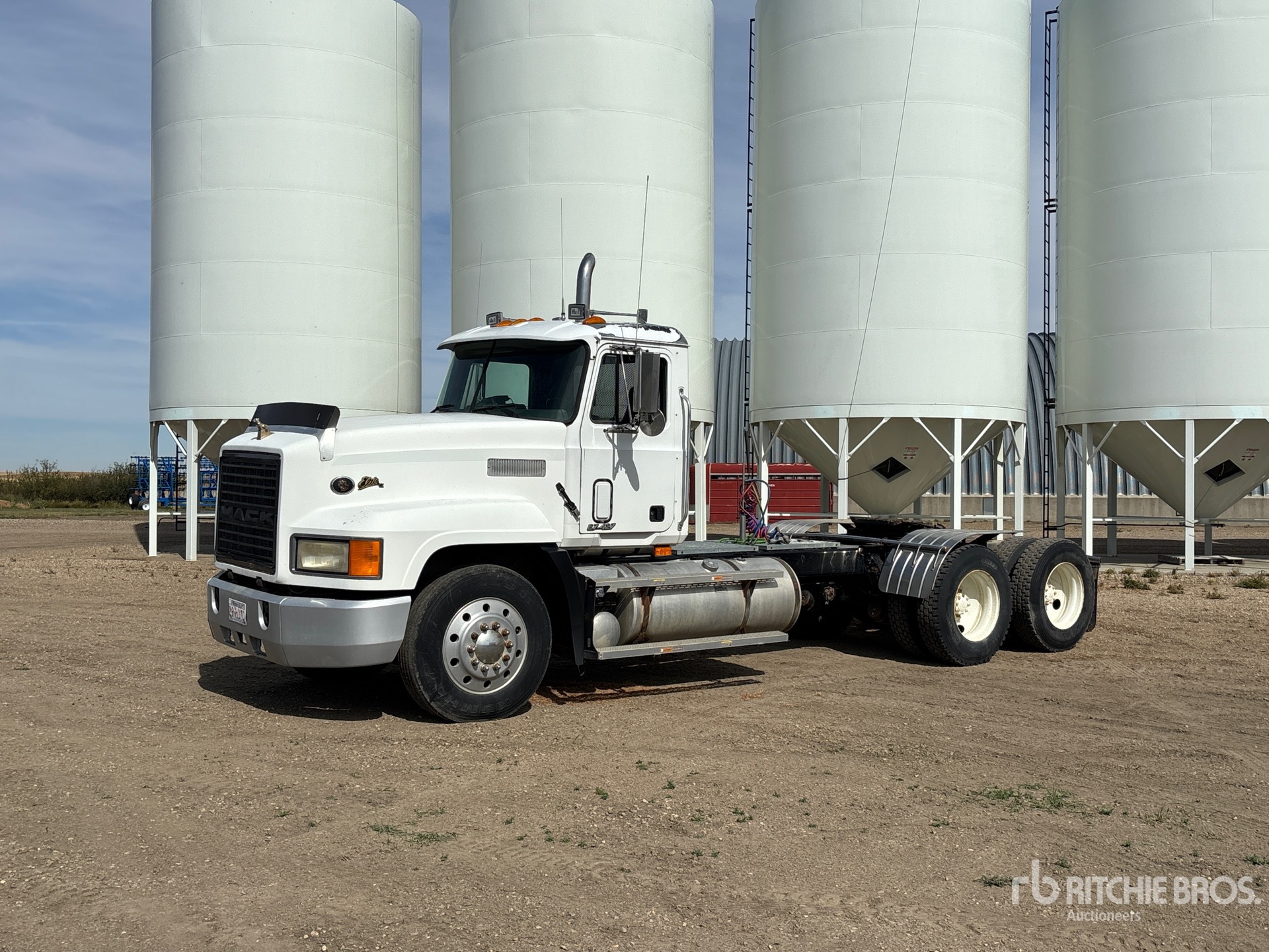 Photo of 1995 Mack CL613