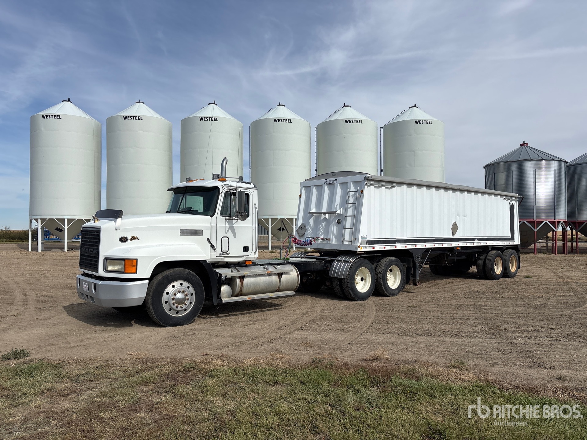 1995 Mack CL613