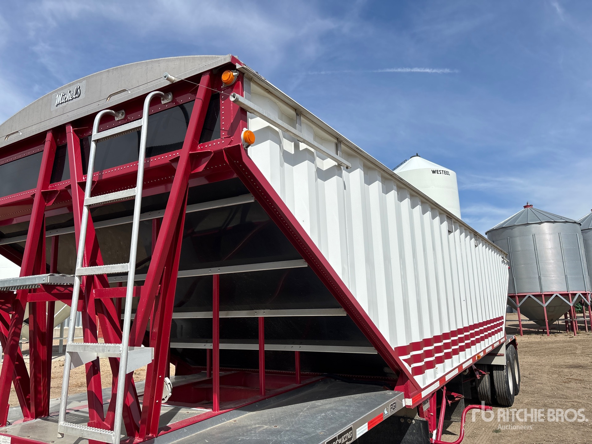 2012 Load King 35 ft T/A