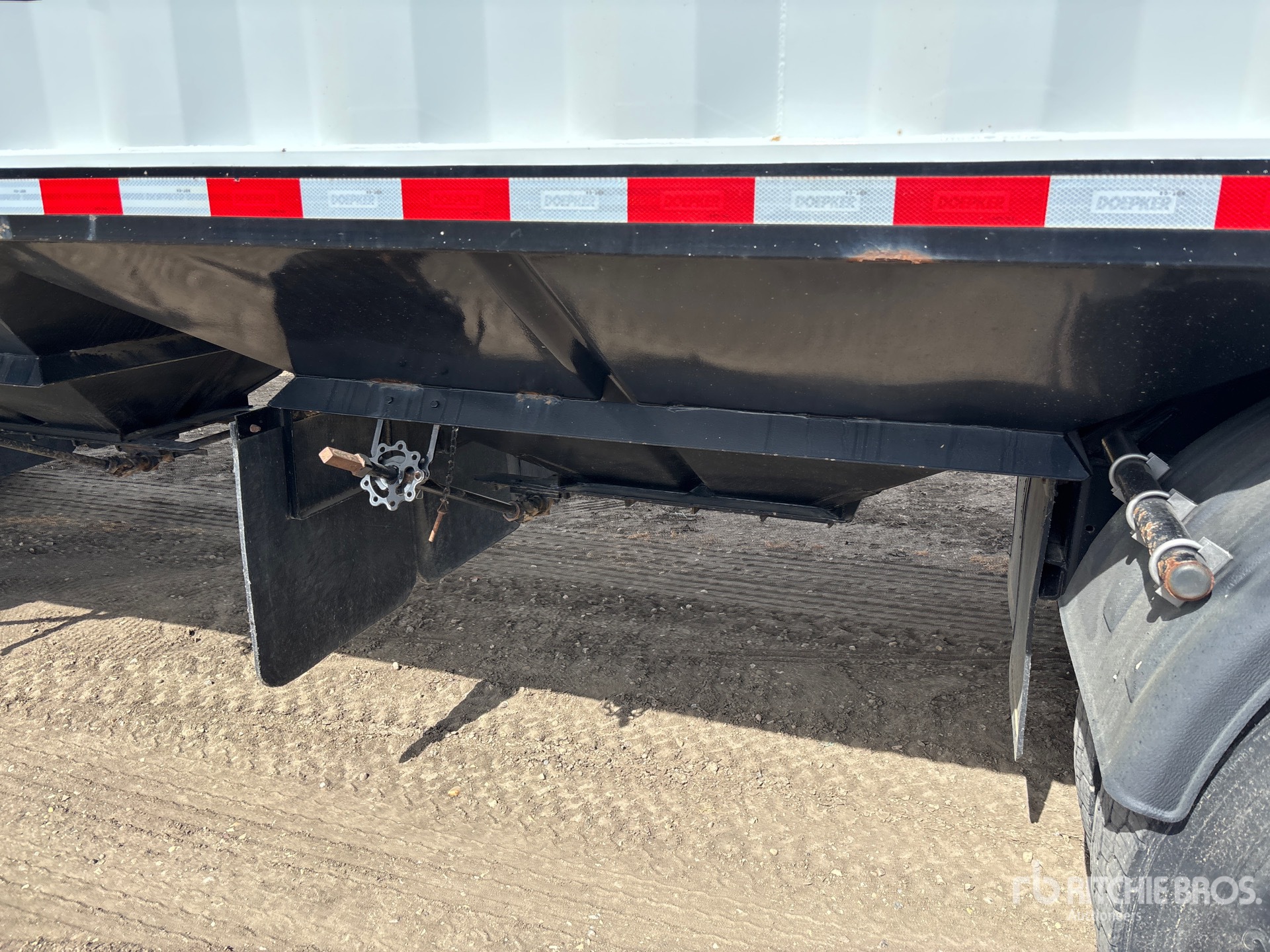 2016 Doepker 30 ft T/A Super B-Train Pup