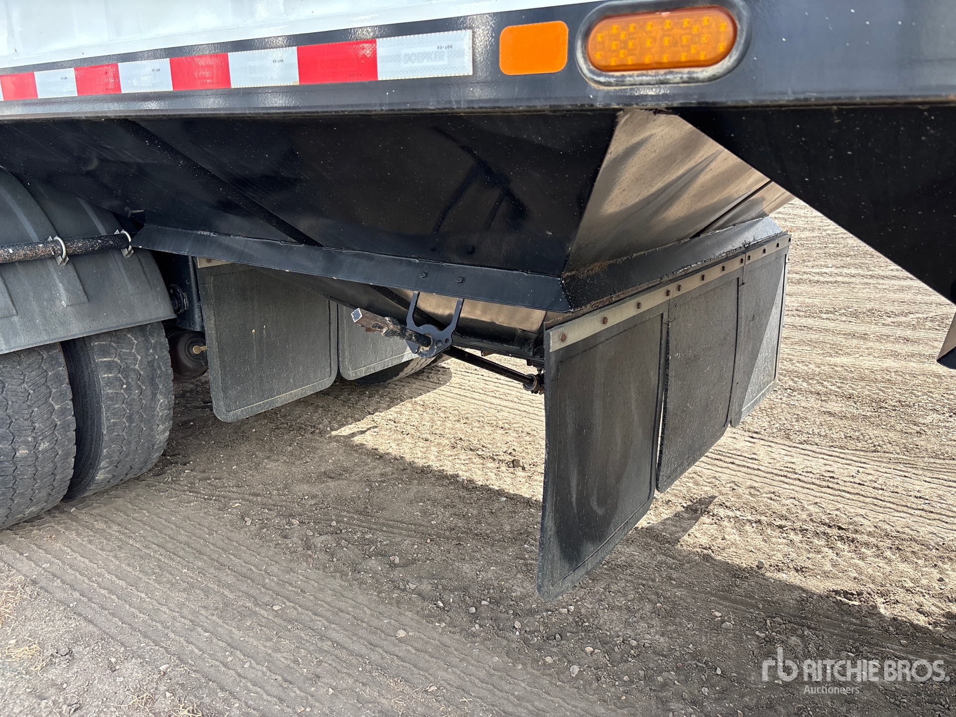 2016 Doepker 30 ft T/A Super B-Train Pup