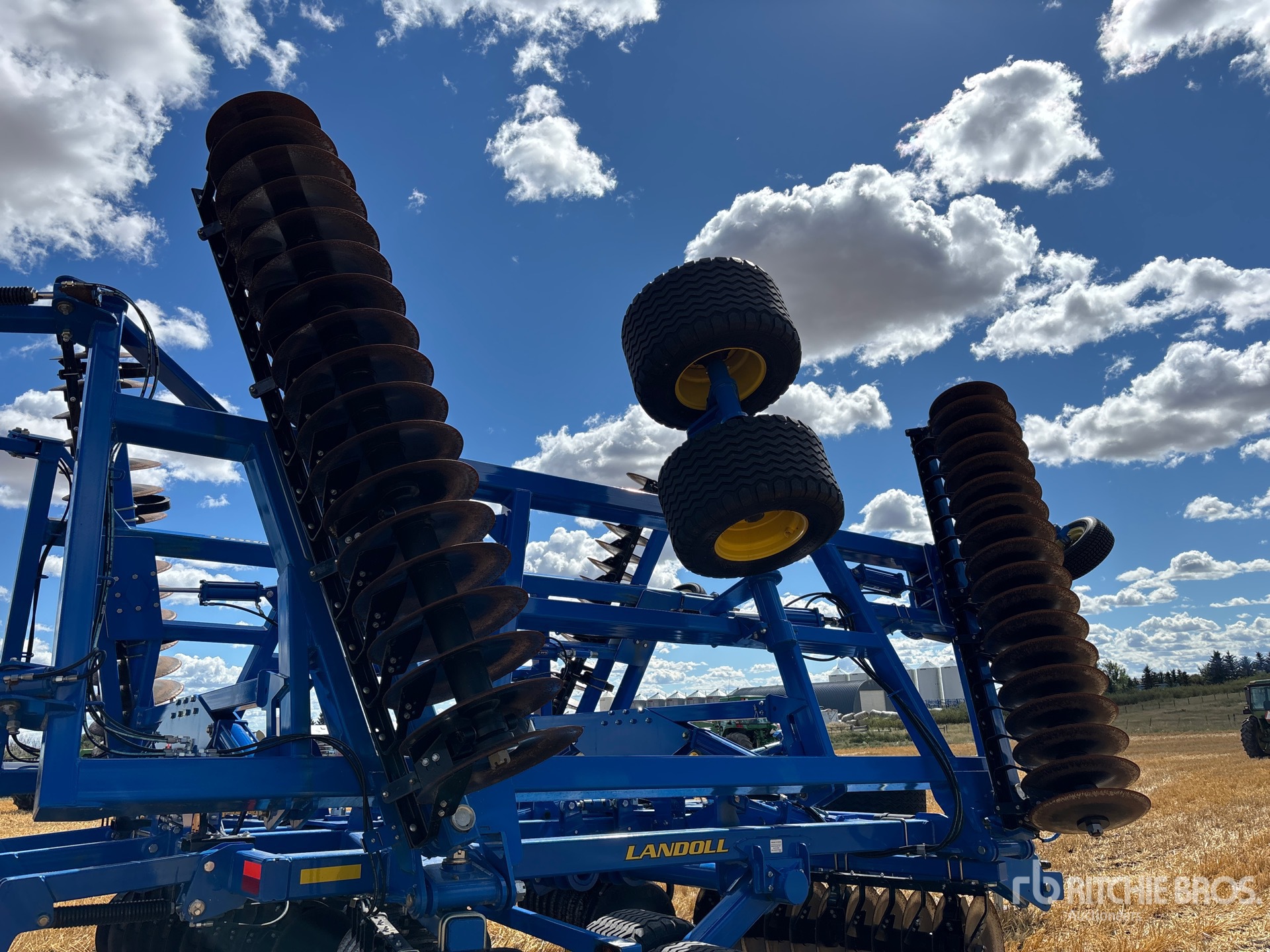 2020 Landoll 7530