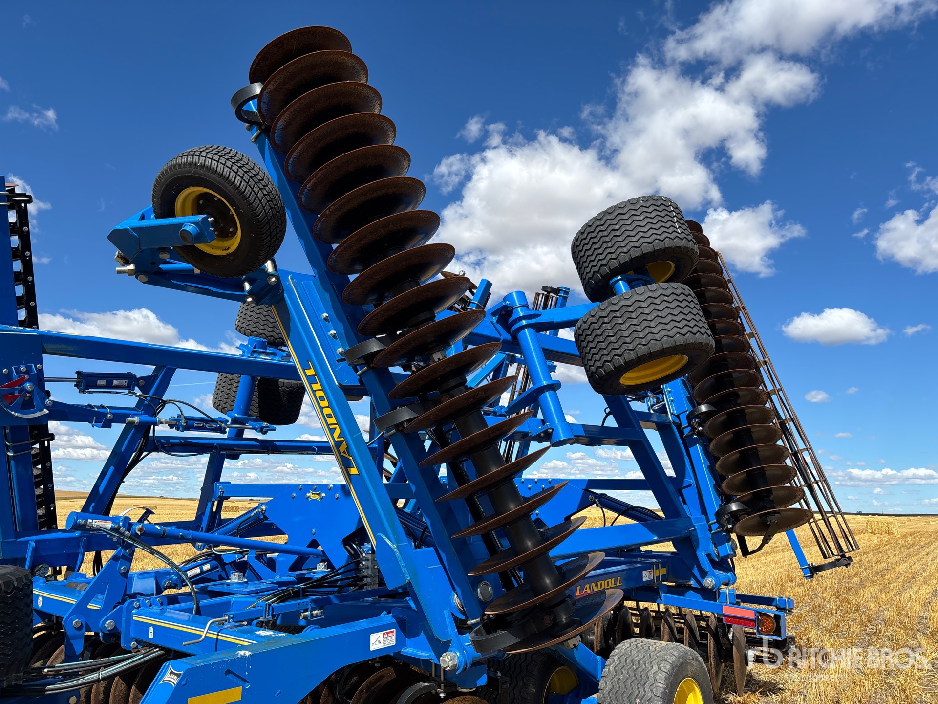 2020 Landoll 7530