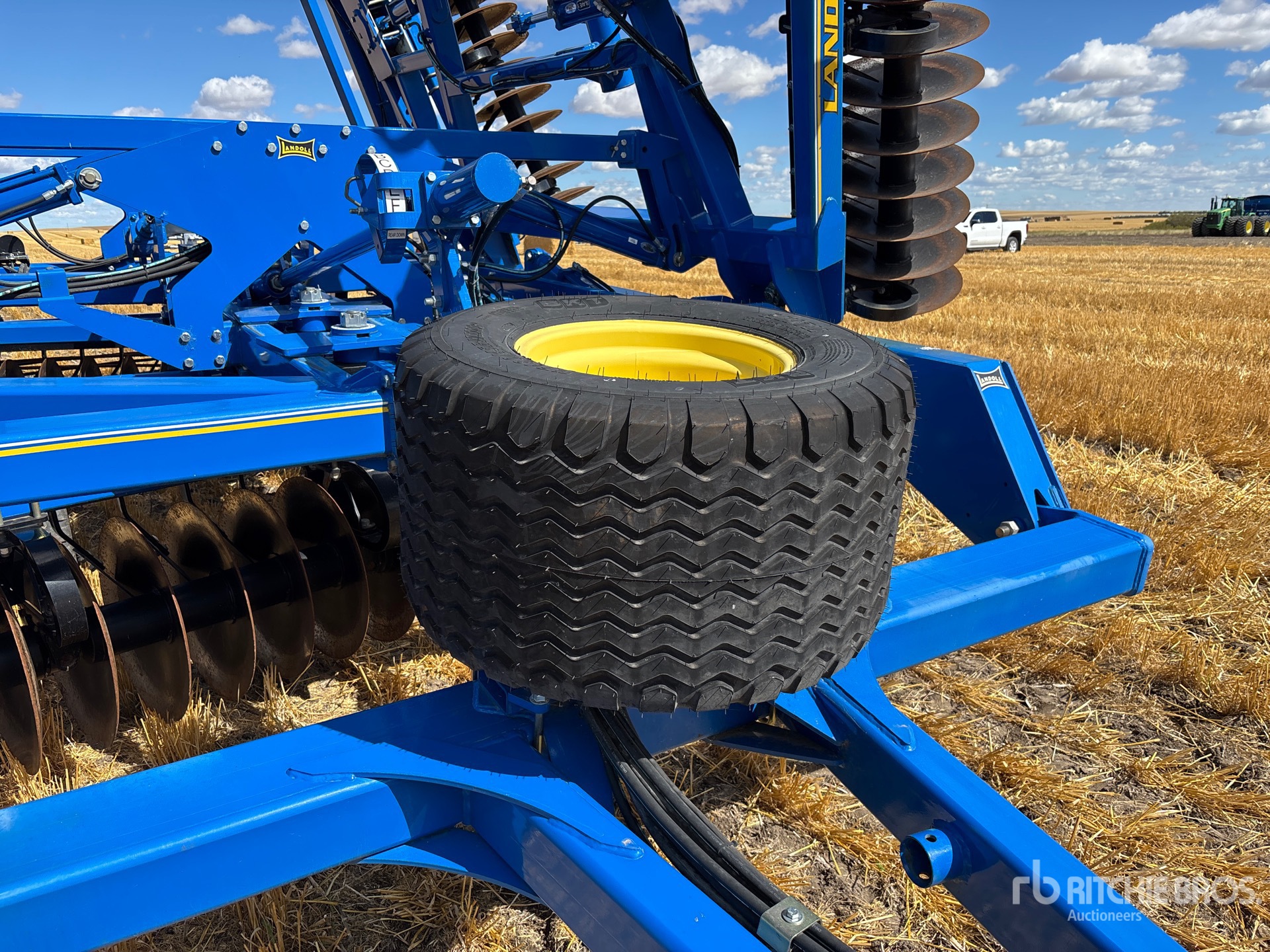 2020 Landoll 7530