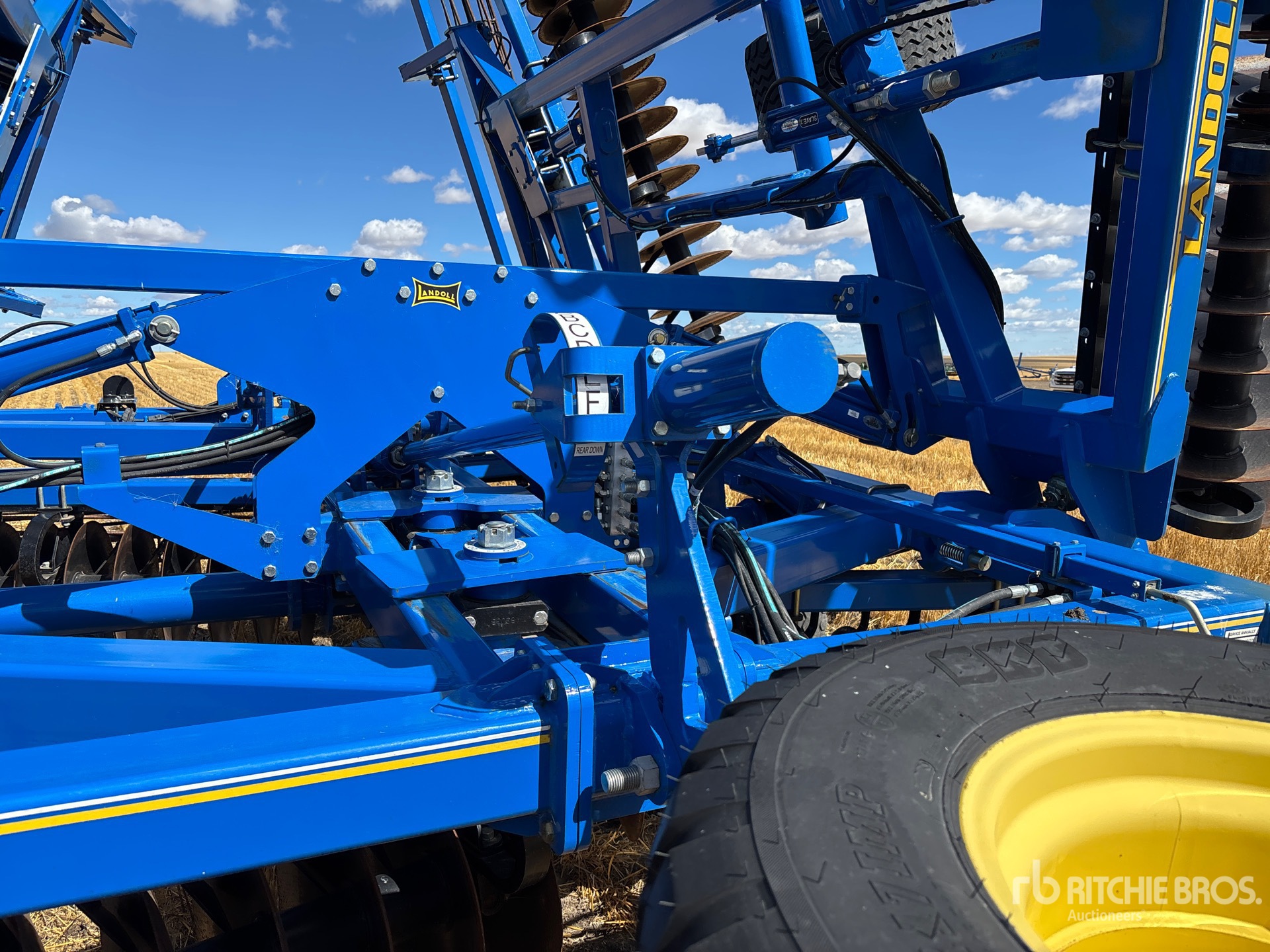 2020 Landoll 7530