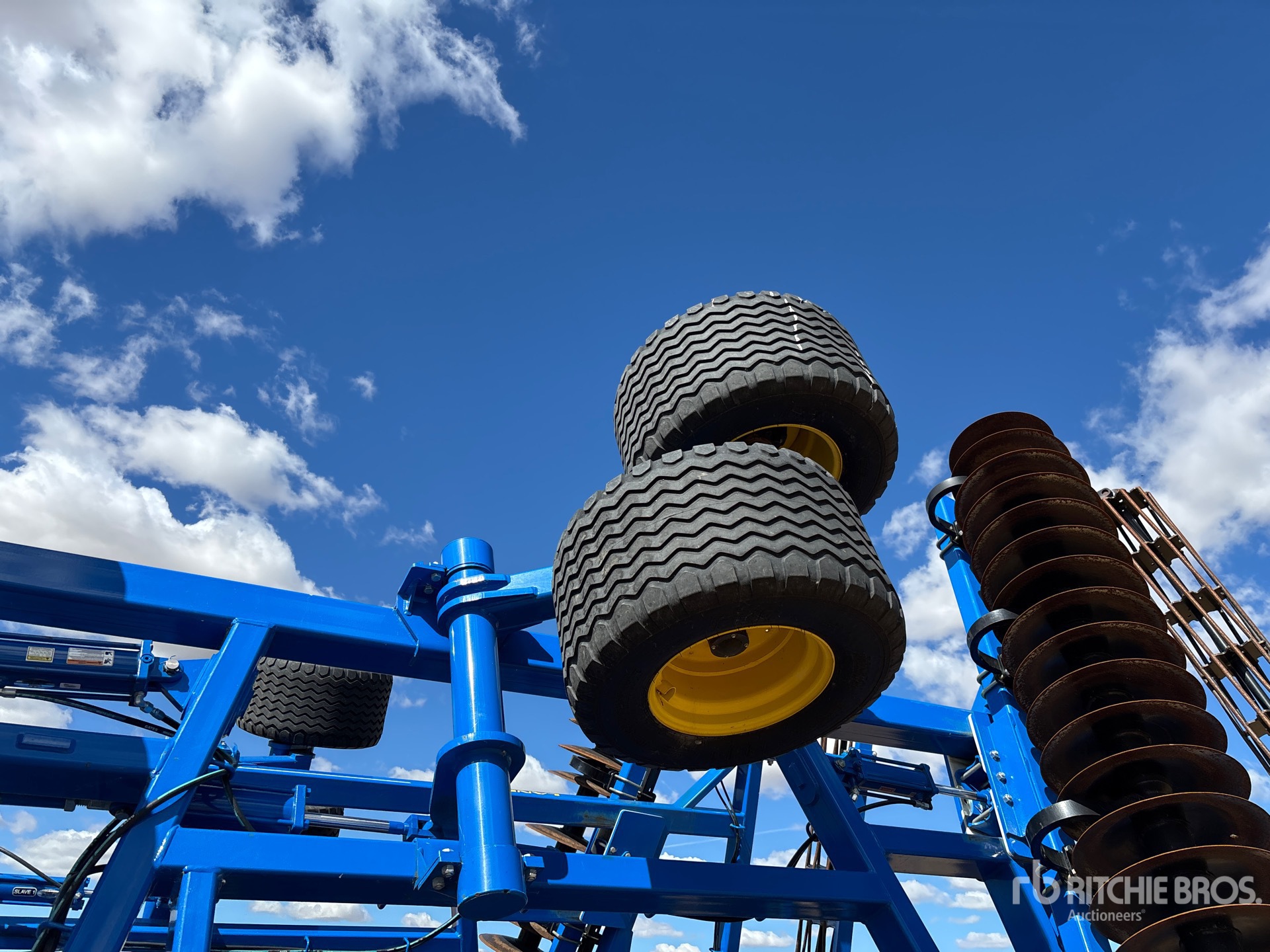 2020 Landoll 7530