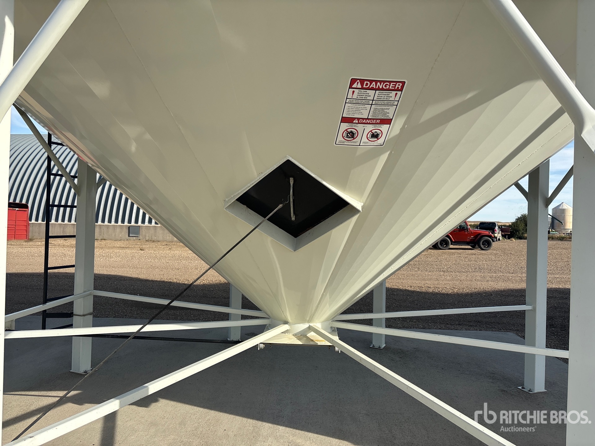 Westeel +/- 5000 BU HOPPER