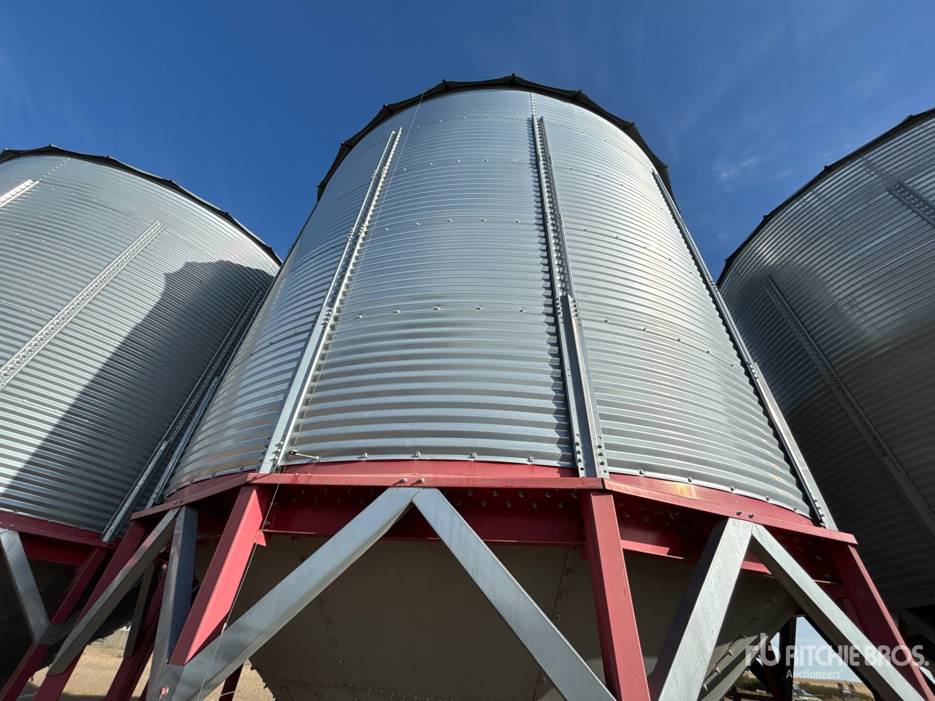 Twister +/- 4650 bu 5 Ring Hopper
